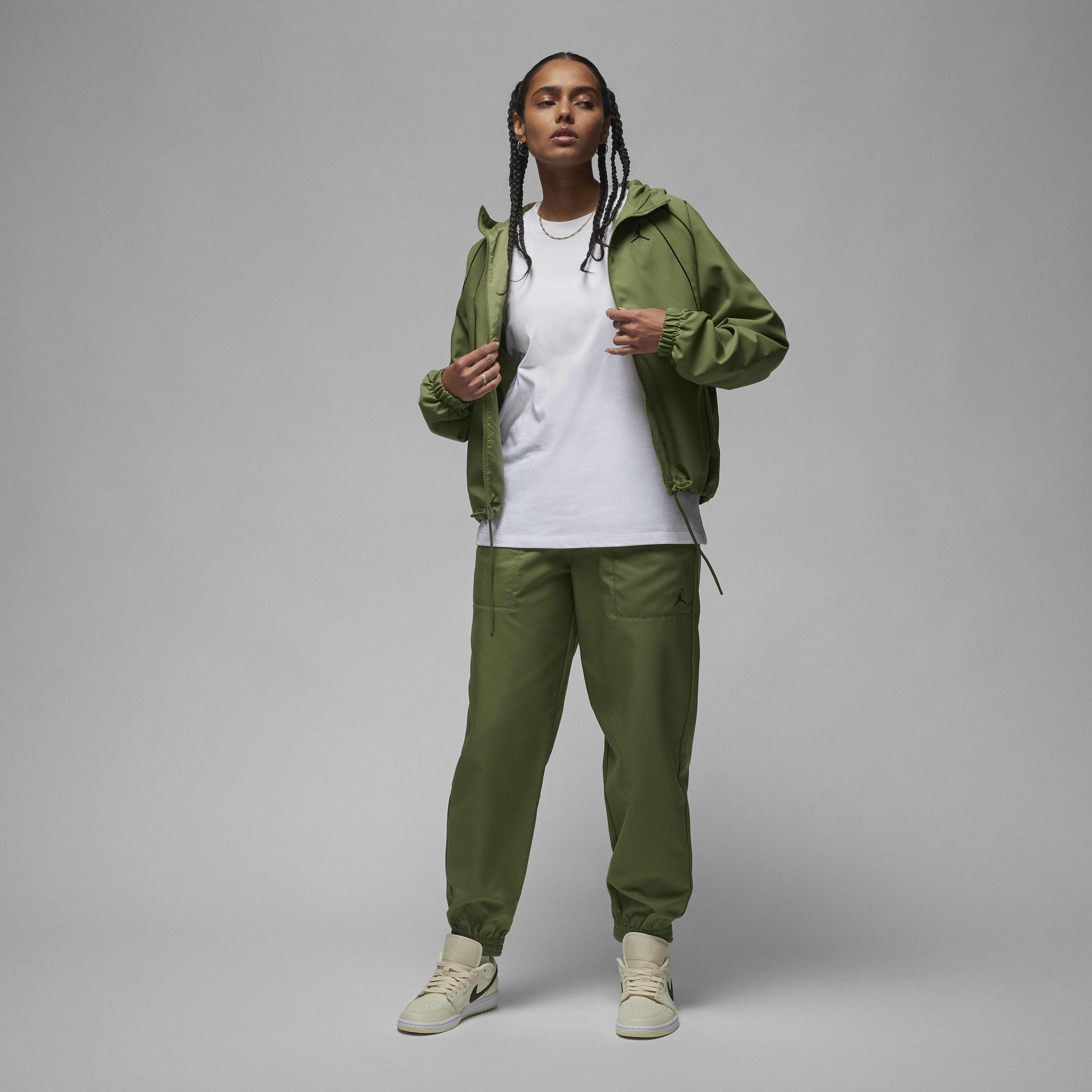 美品L Jordan brand ナイロンジャケット　twice着用 JORDAN BRAND ナイロンジャケット TWICE着用モデル色違‼️M残り1