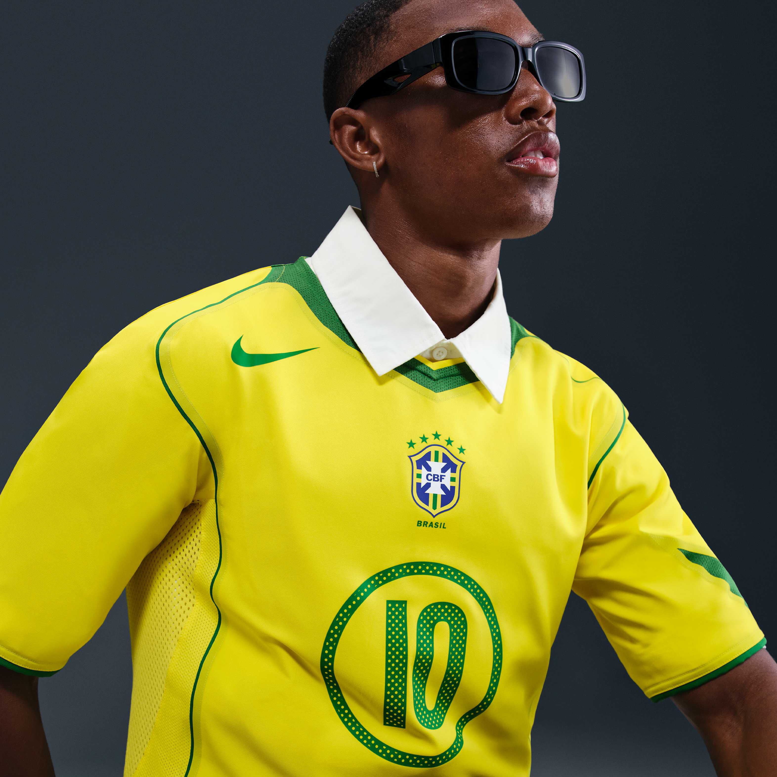 Buy Ronaldinho Brazil 2004 Total 90 Reissue Men's Nike