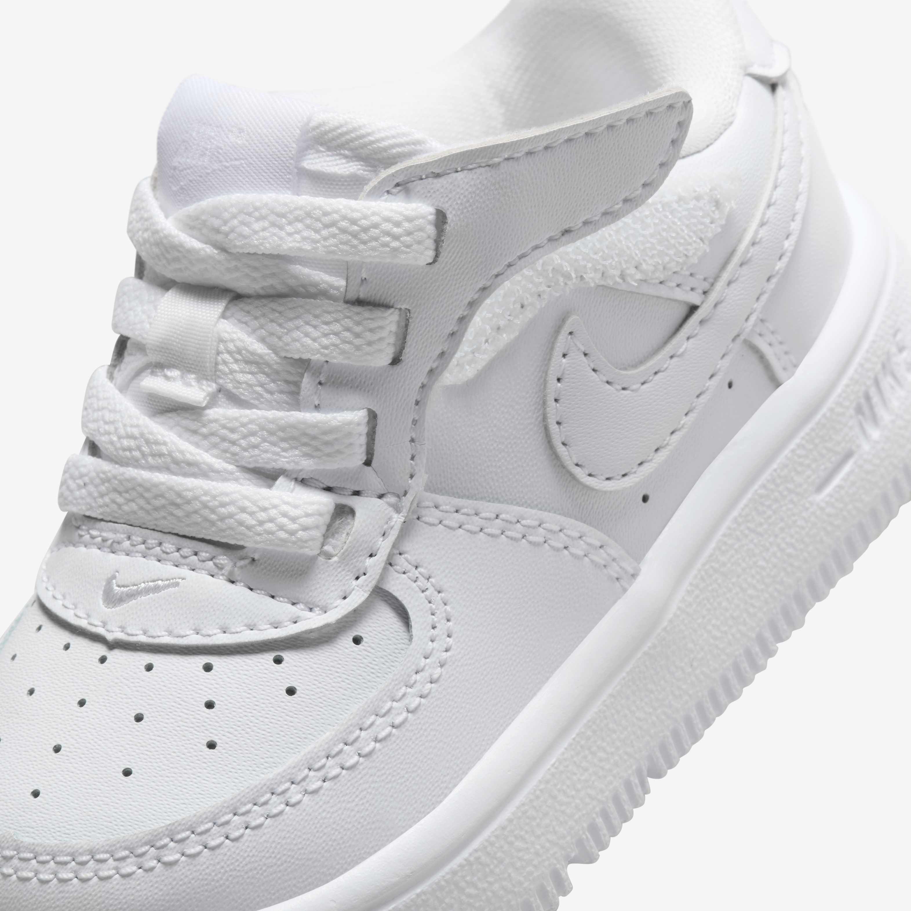 Nike Force 1 Low EasyOn image number 6
