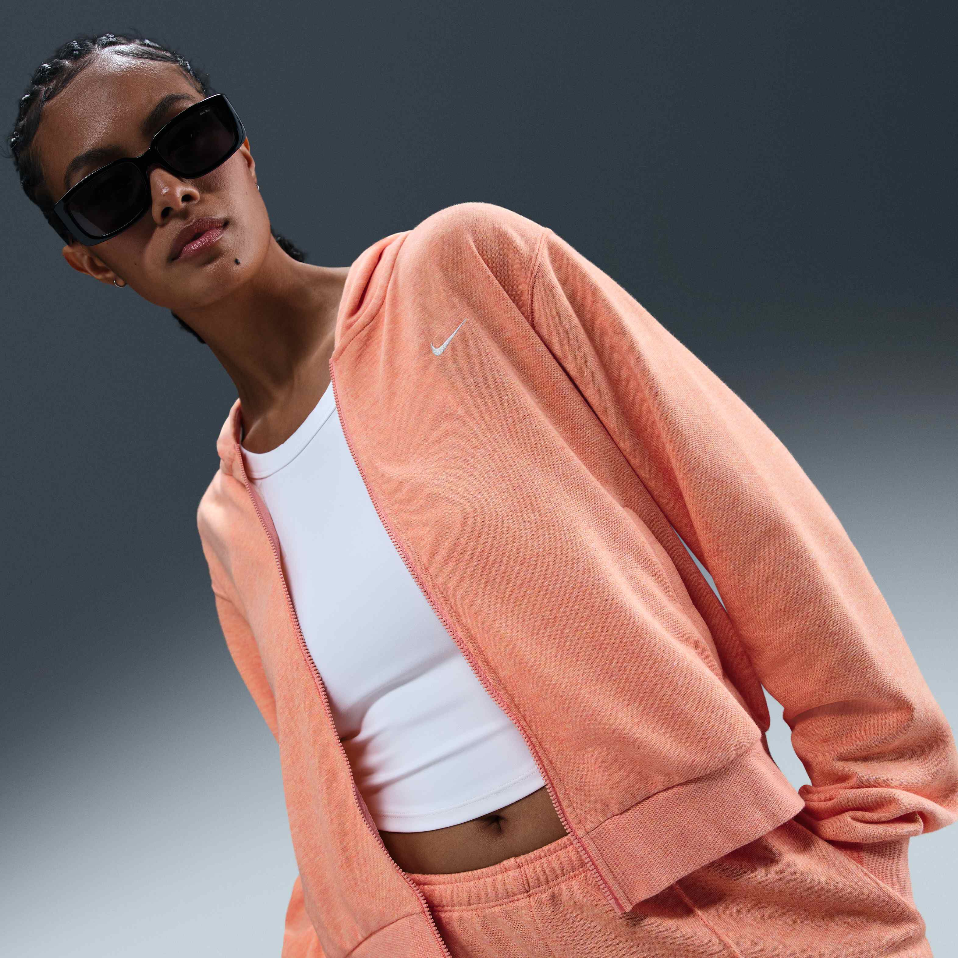 نايكي سبورتسوير تشيل تيري image number 0