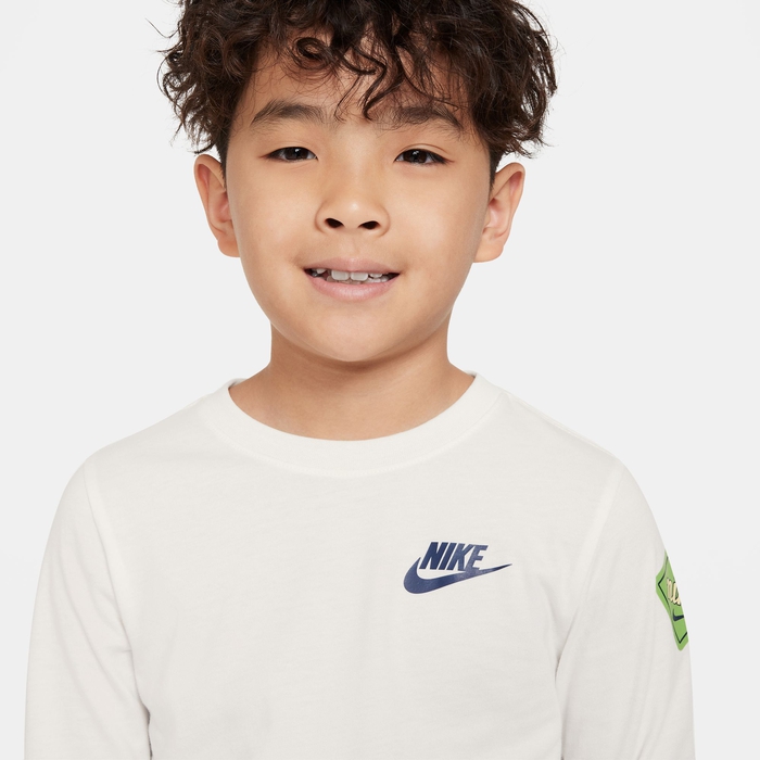 Nike Retro Sticker image number 1 Nike Retro Sticker image number 1