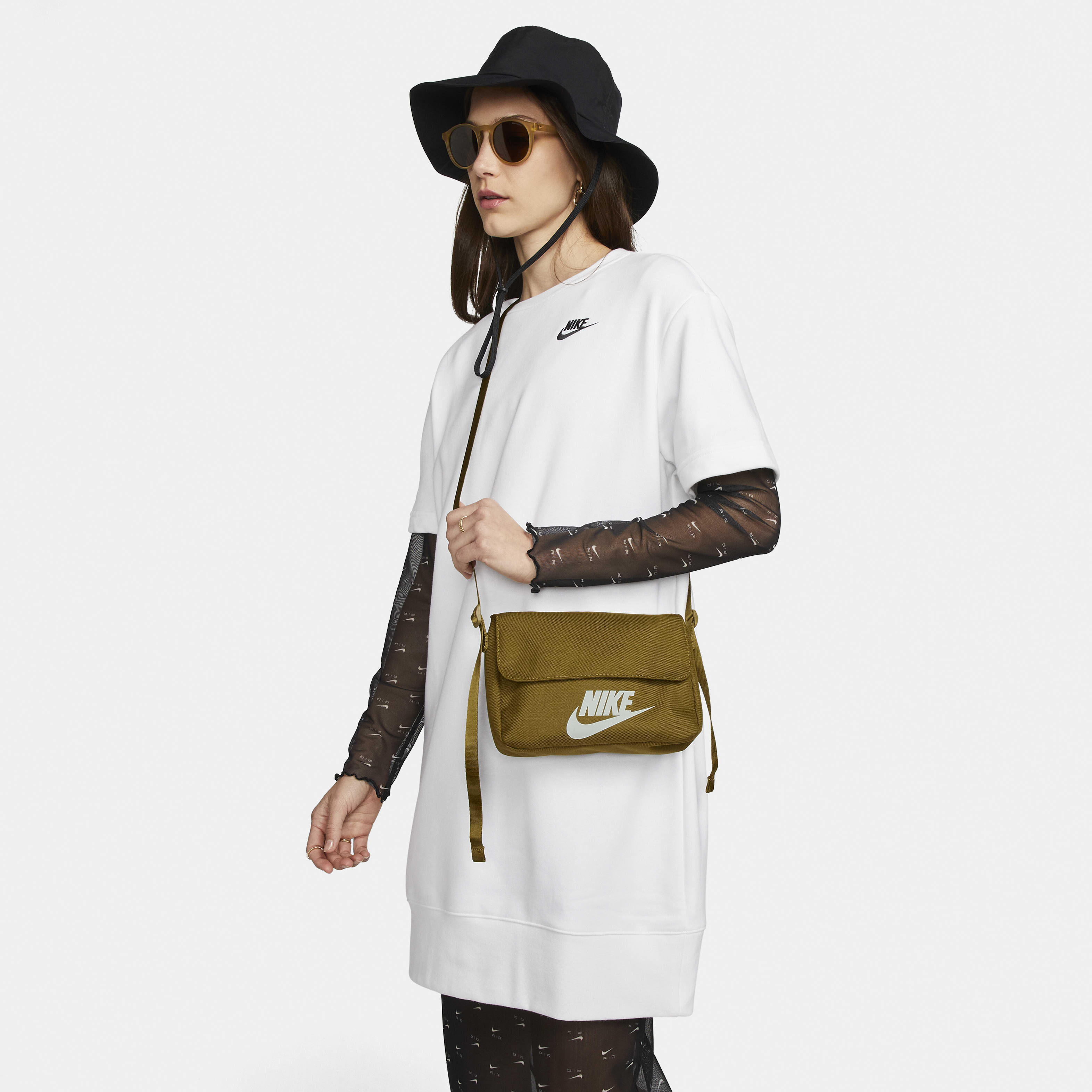 Buy Nike Sportswear Women's Futura 365 Cross-body Bag (3L