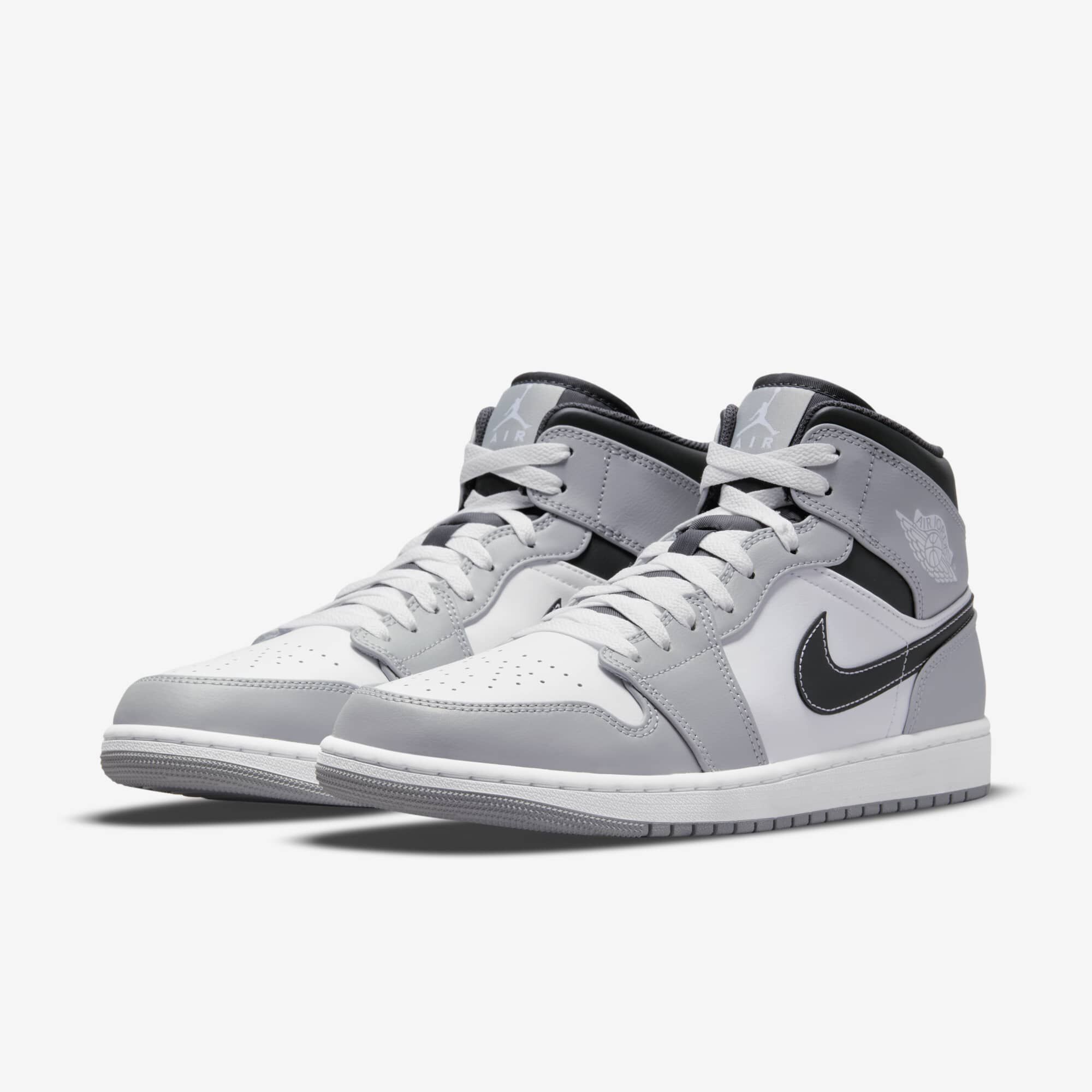 Air Jordan 1 Mid image number 4