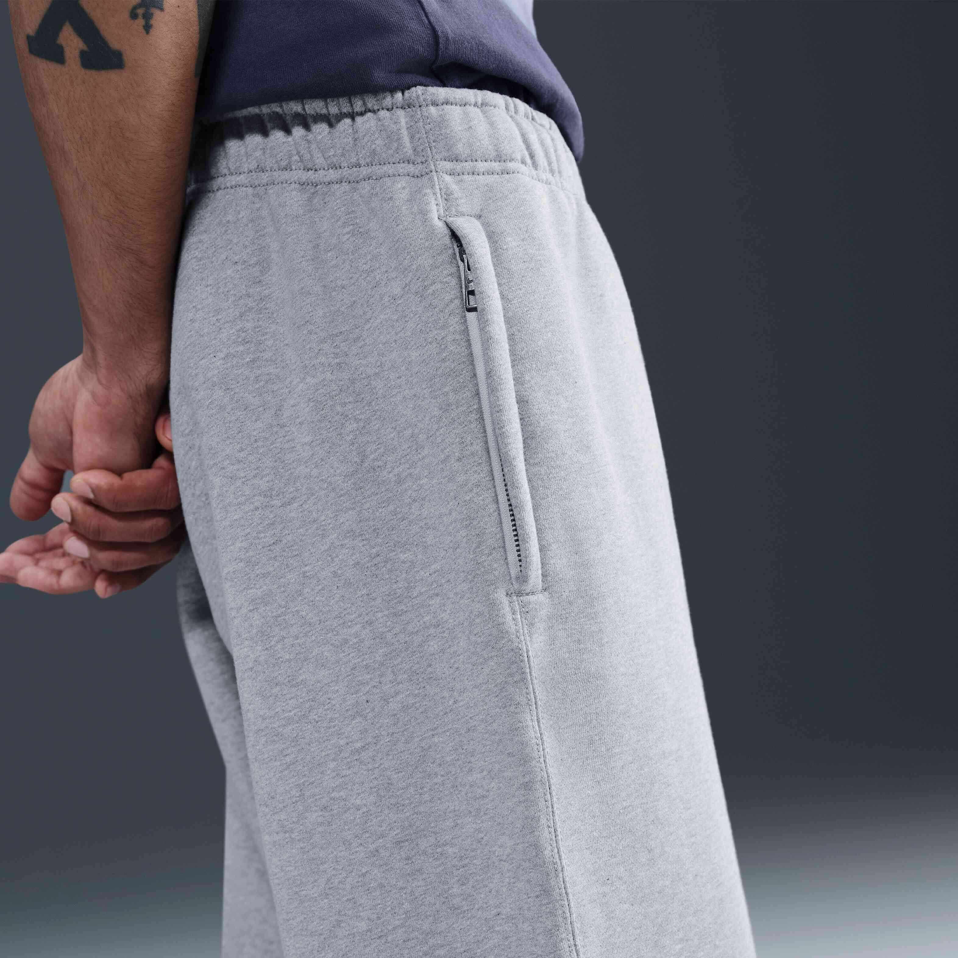 Nike Solo Swoosh image number 2