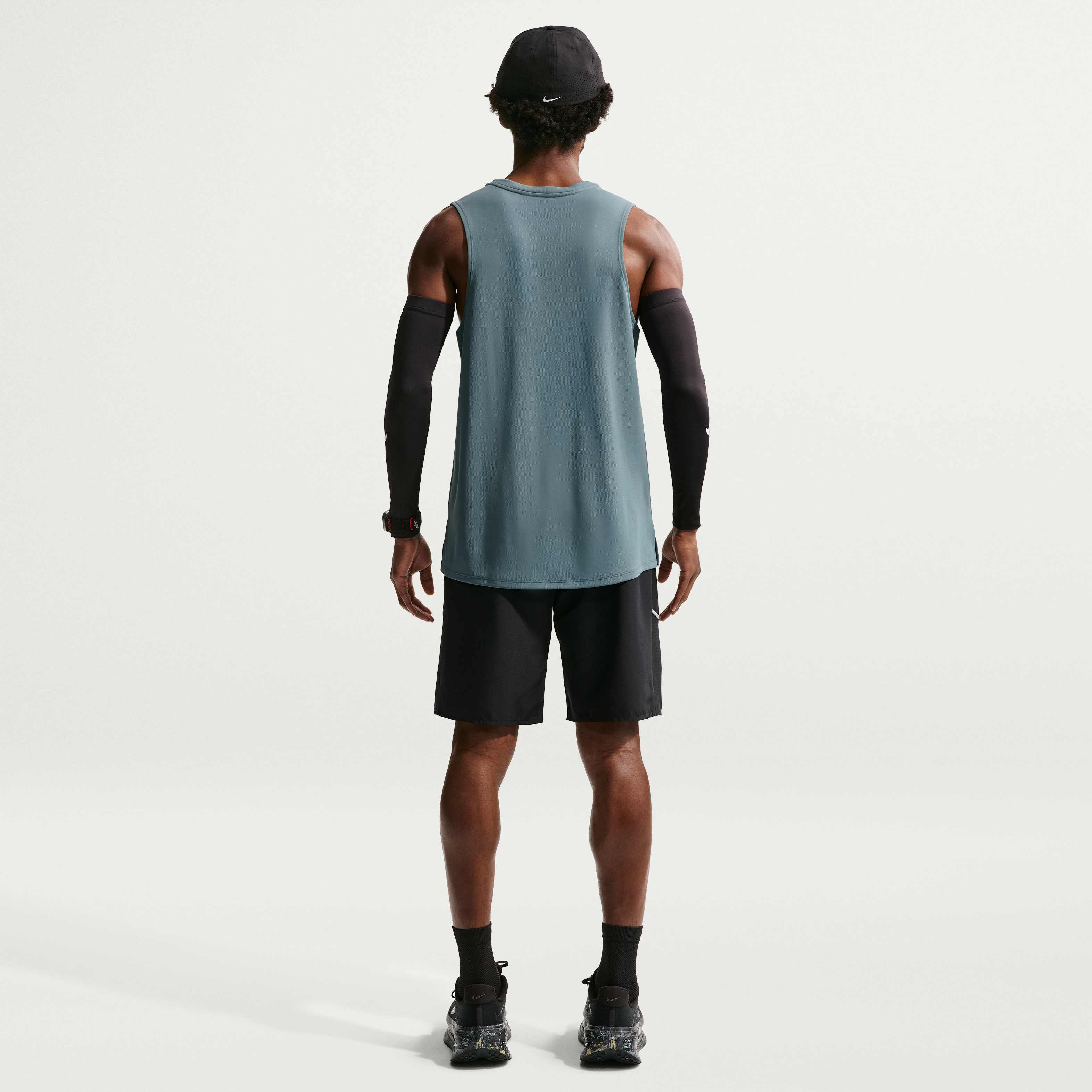 نايكي ميلر image number 4