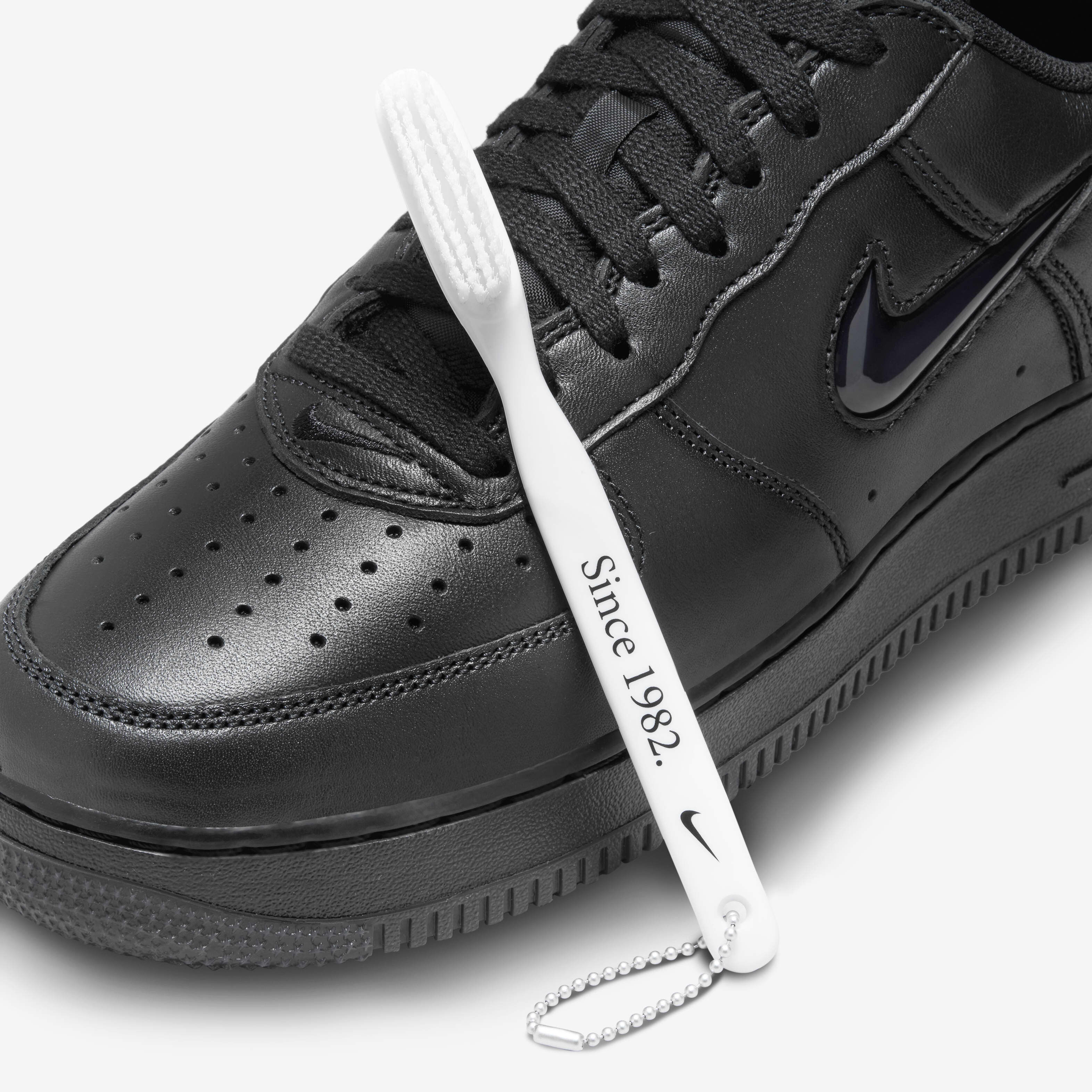 nike air force 1 low retro black
