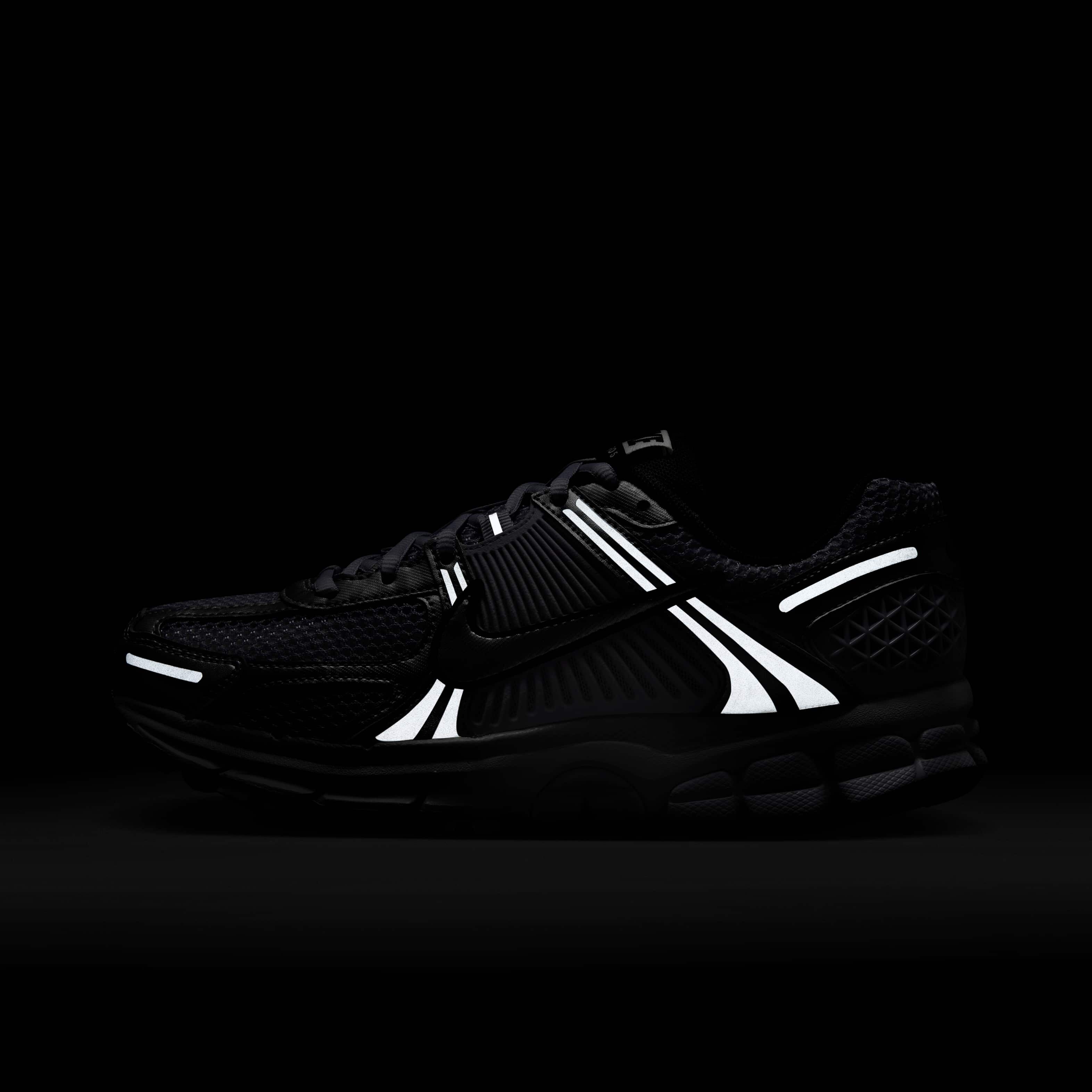 【NIKE】ズームボメロ5 IB7253-500 レディース スニーカー Buy Nike Zoom Vomero 5 Women's Shoes - Barely Grape/Photon