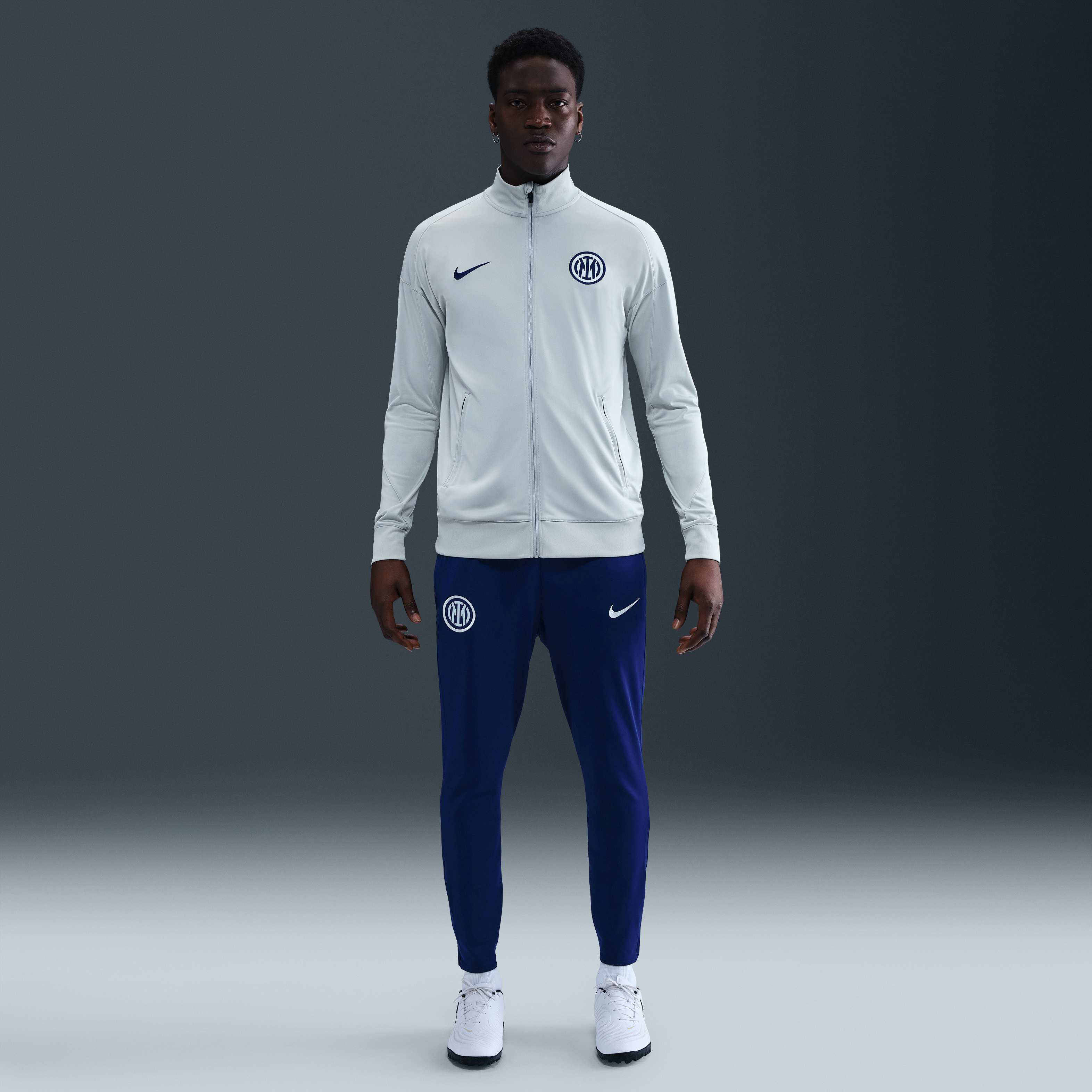 Inter Milan Strike image number 0