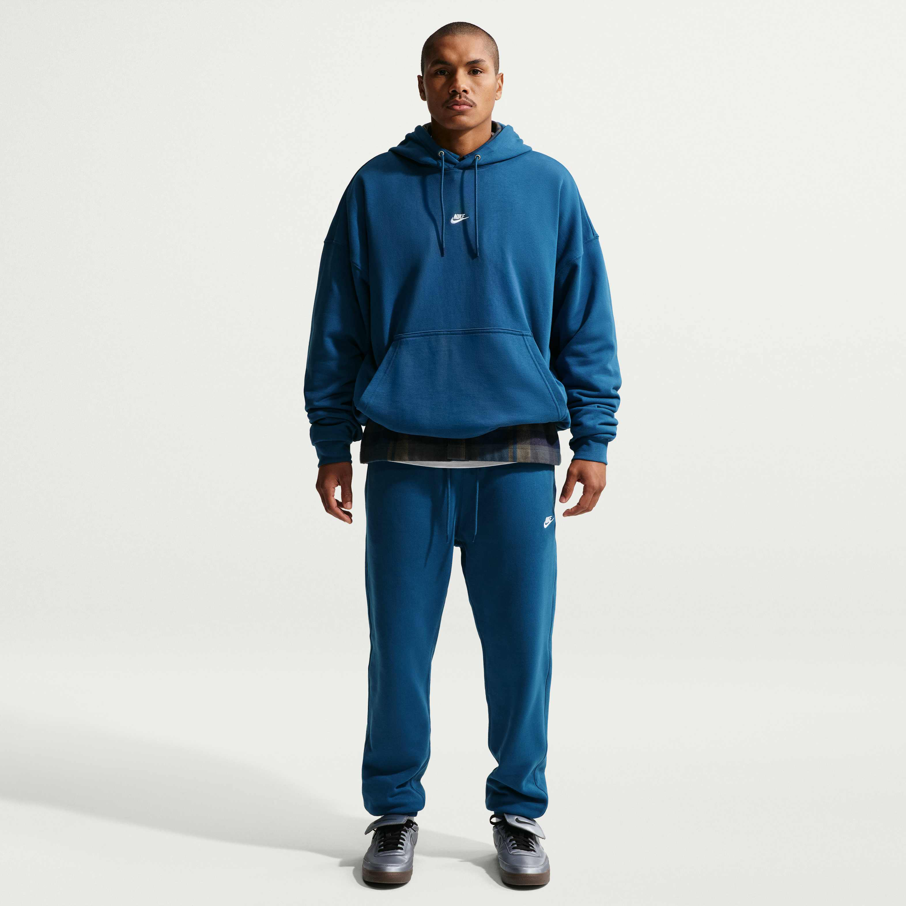 Nike Sportswear Club image number 3