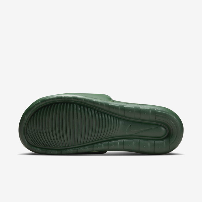 Nike Victori One image number 2 Nike Victori One image number 2