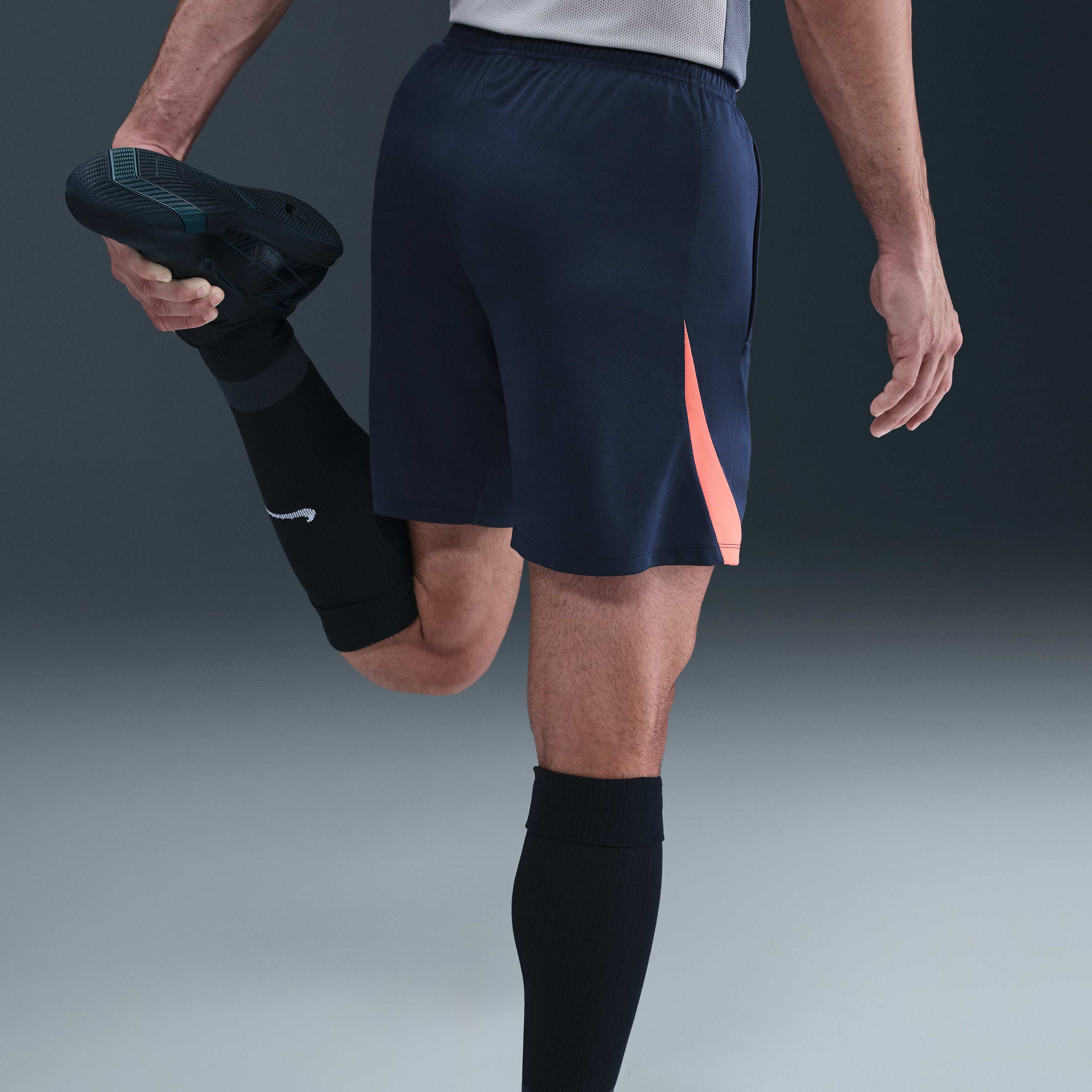 برشلونة سترايك البديل image number 2