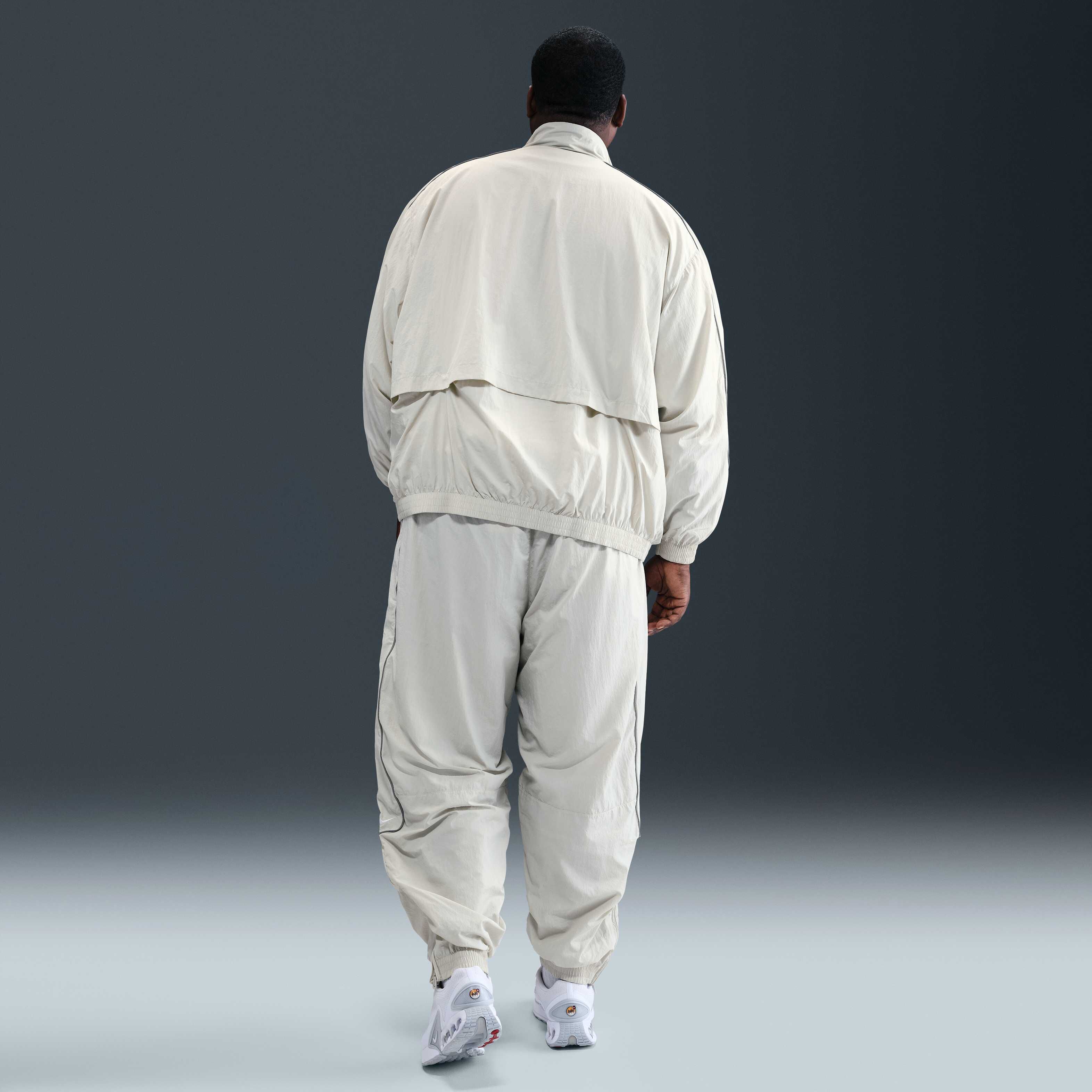 Nike Solo Swoosh image number 13