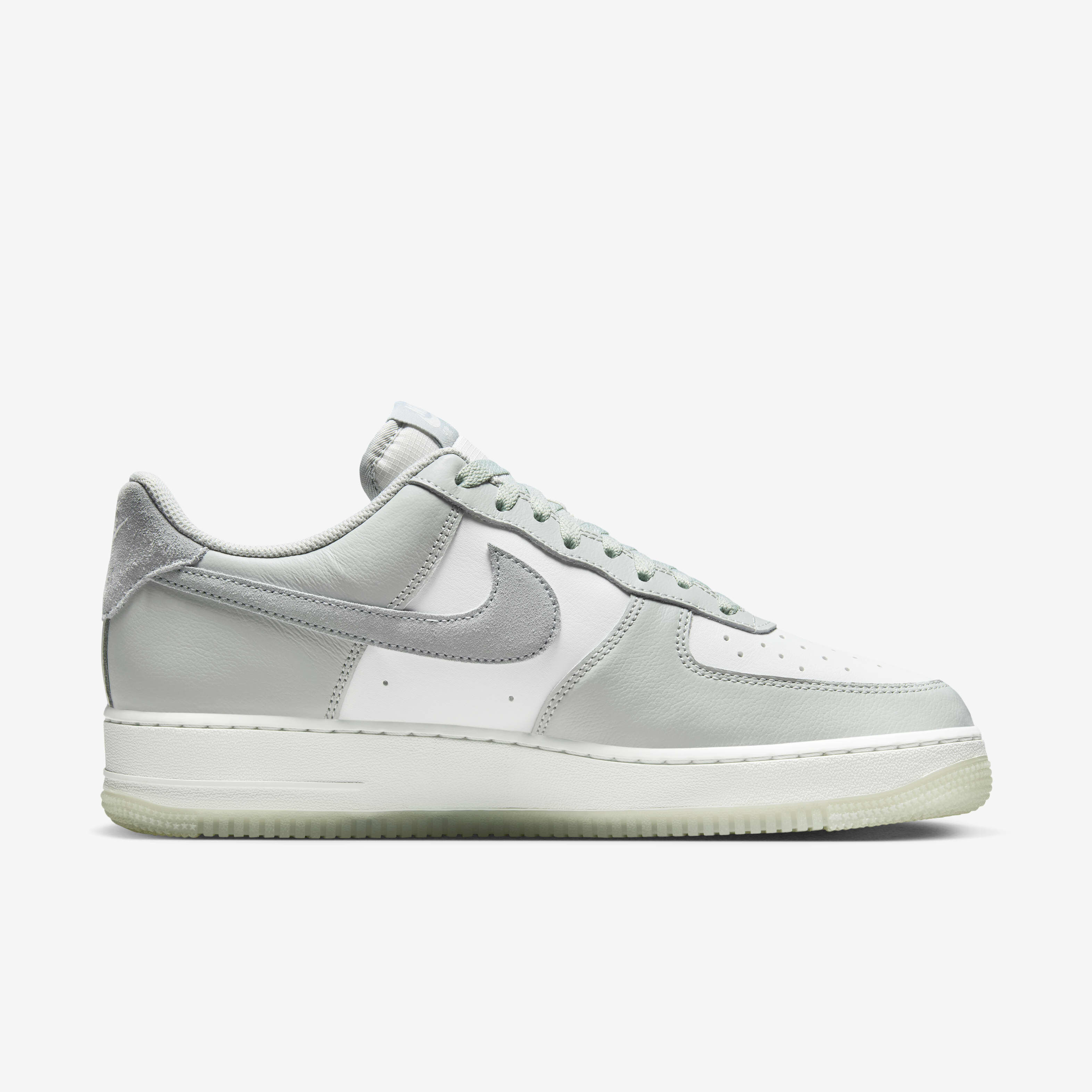 Buy Nike Air Force 1 07 LV8 Men s Shoes Nike Saudi Official