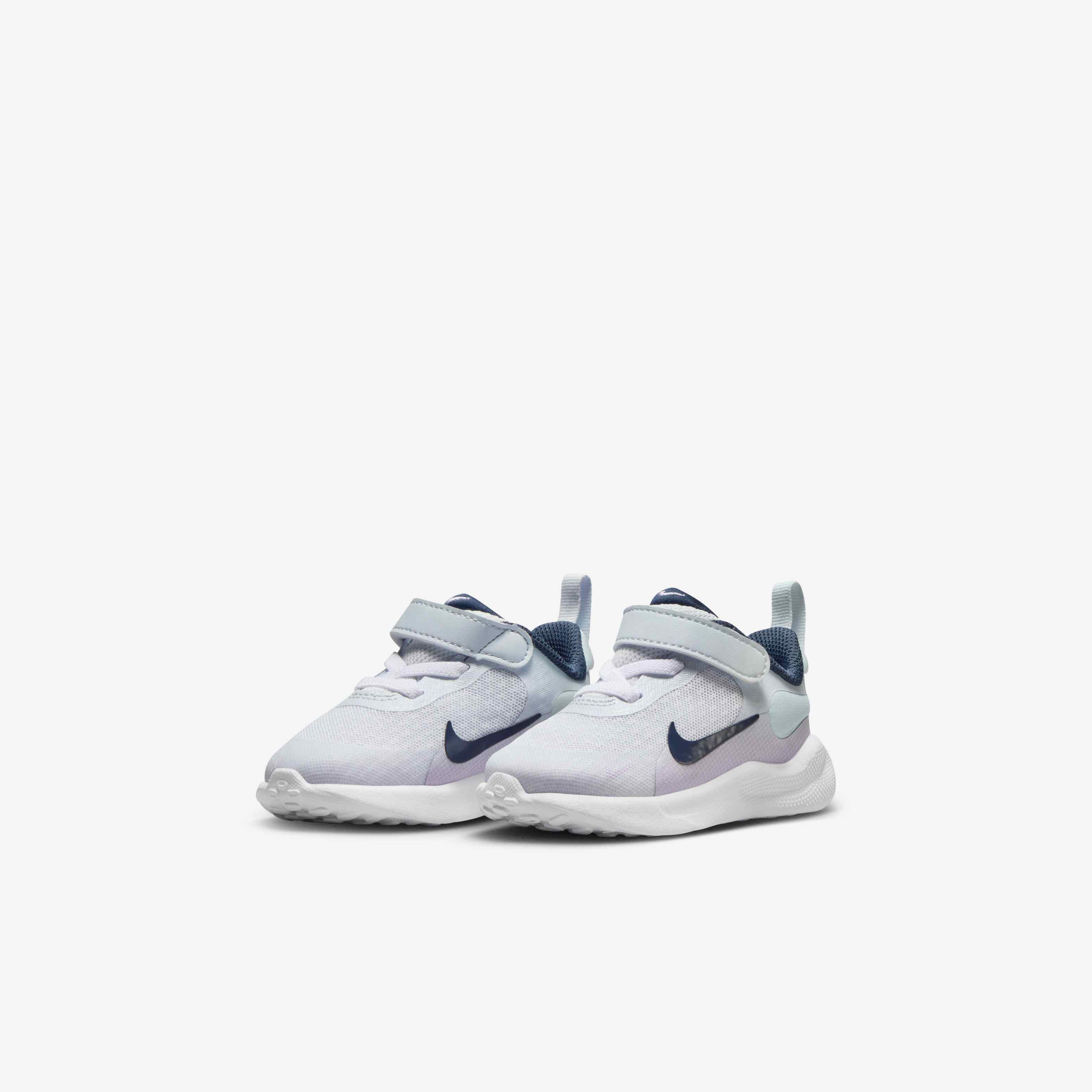 Nike Revolution 7 image number 4