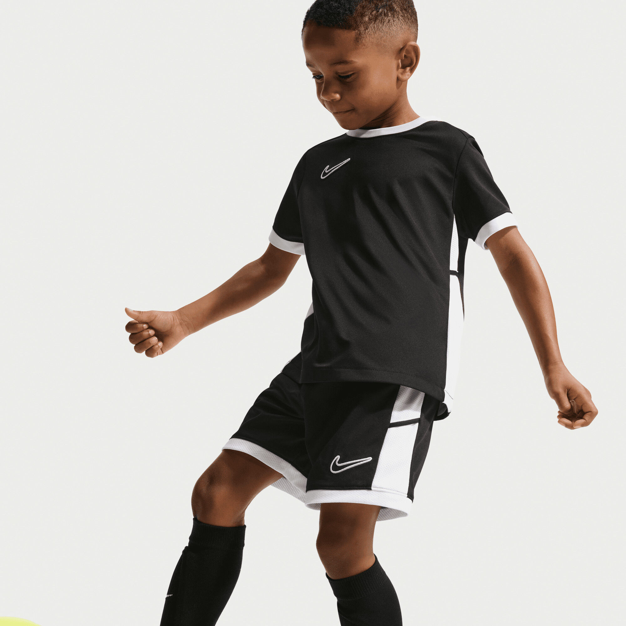 Nike image number 6