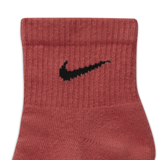 Nike socks sales red swoosh