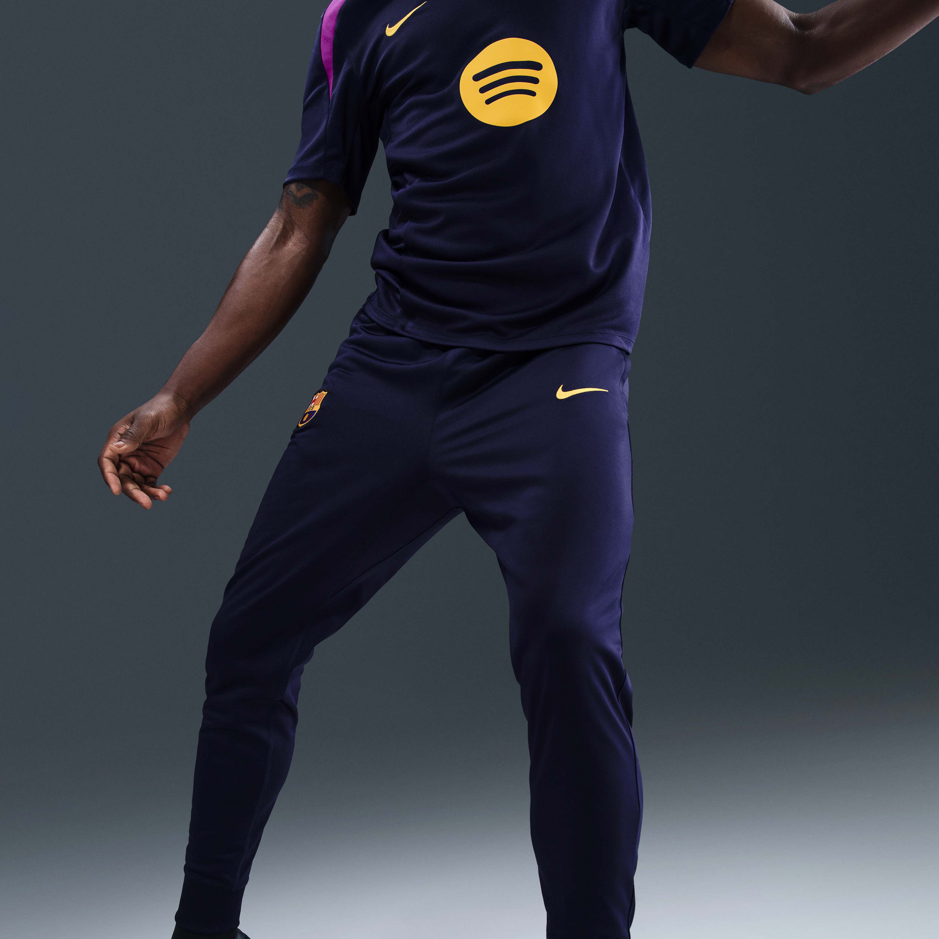 Buy F.C. Barcelona Strike Men's Nike Dri-FIT Football Knit