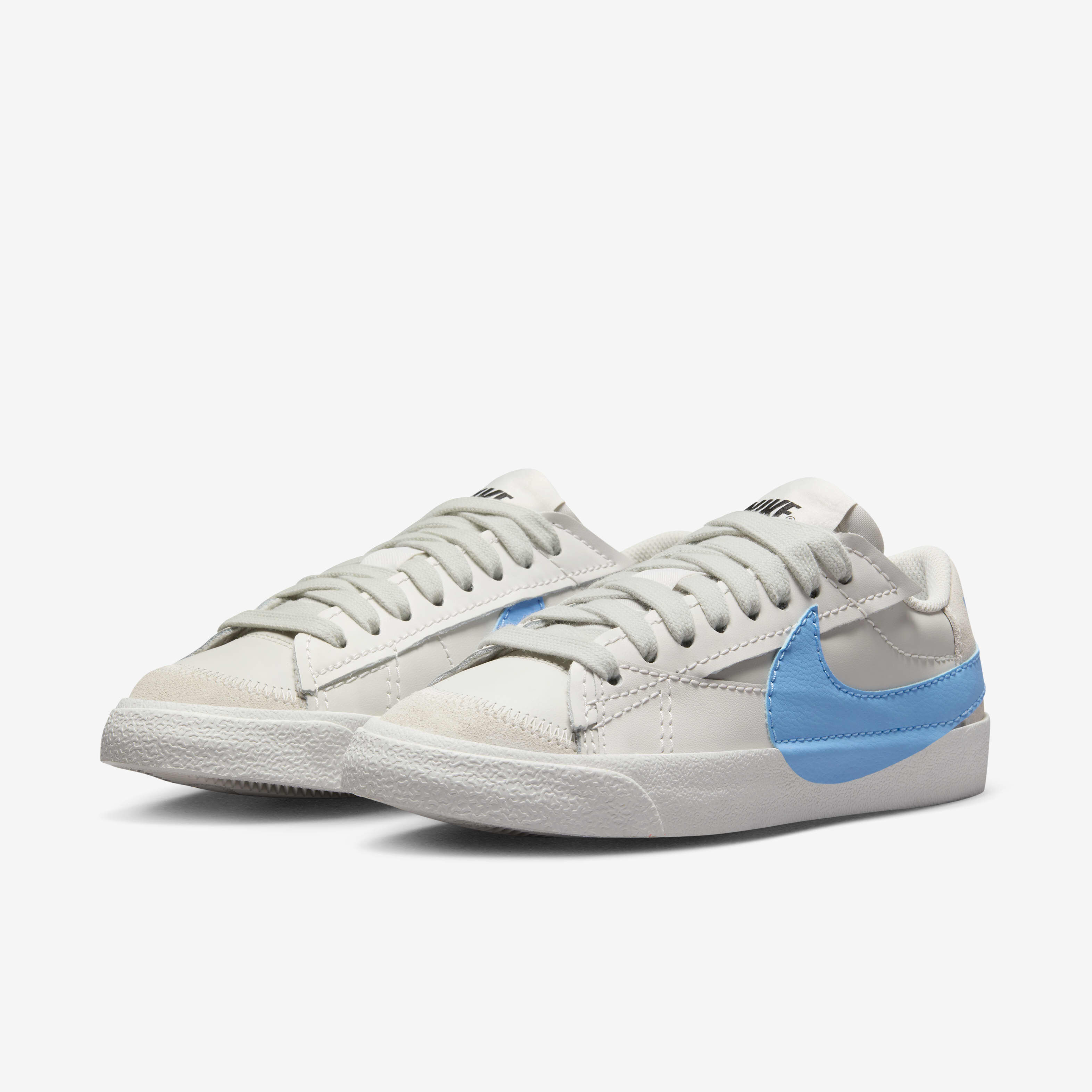 Nike Blazer Low '77 Jumbo image number 4