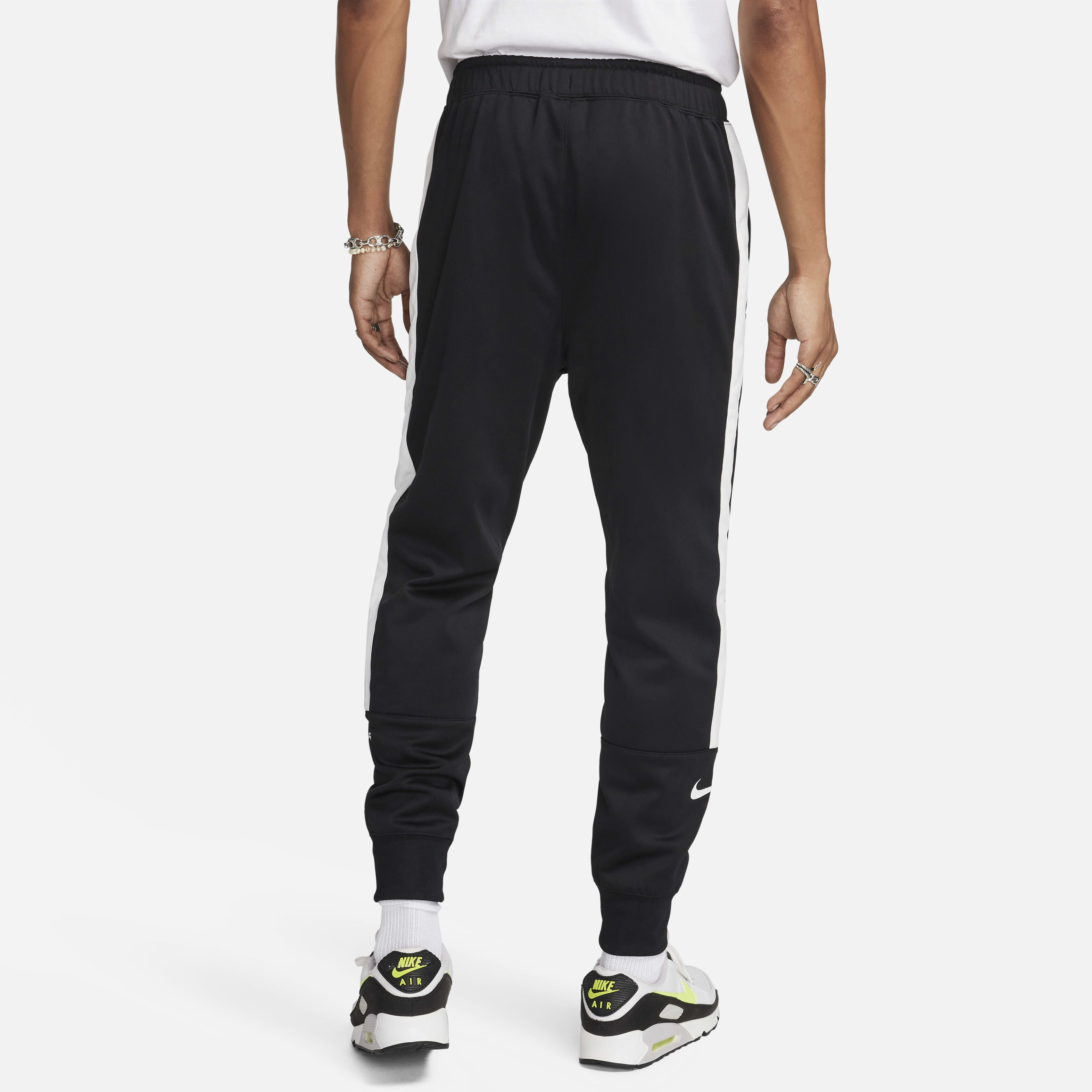Buy Nike Air Men s Joggers Nike Saudi Official