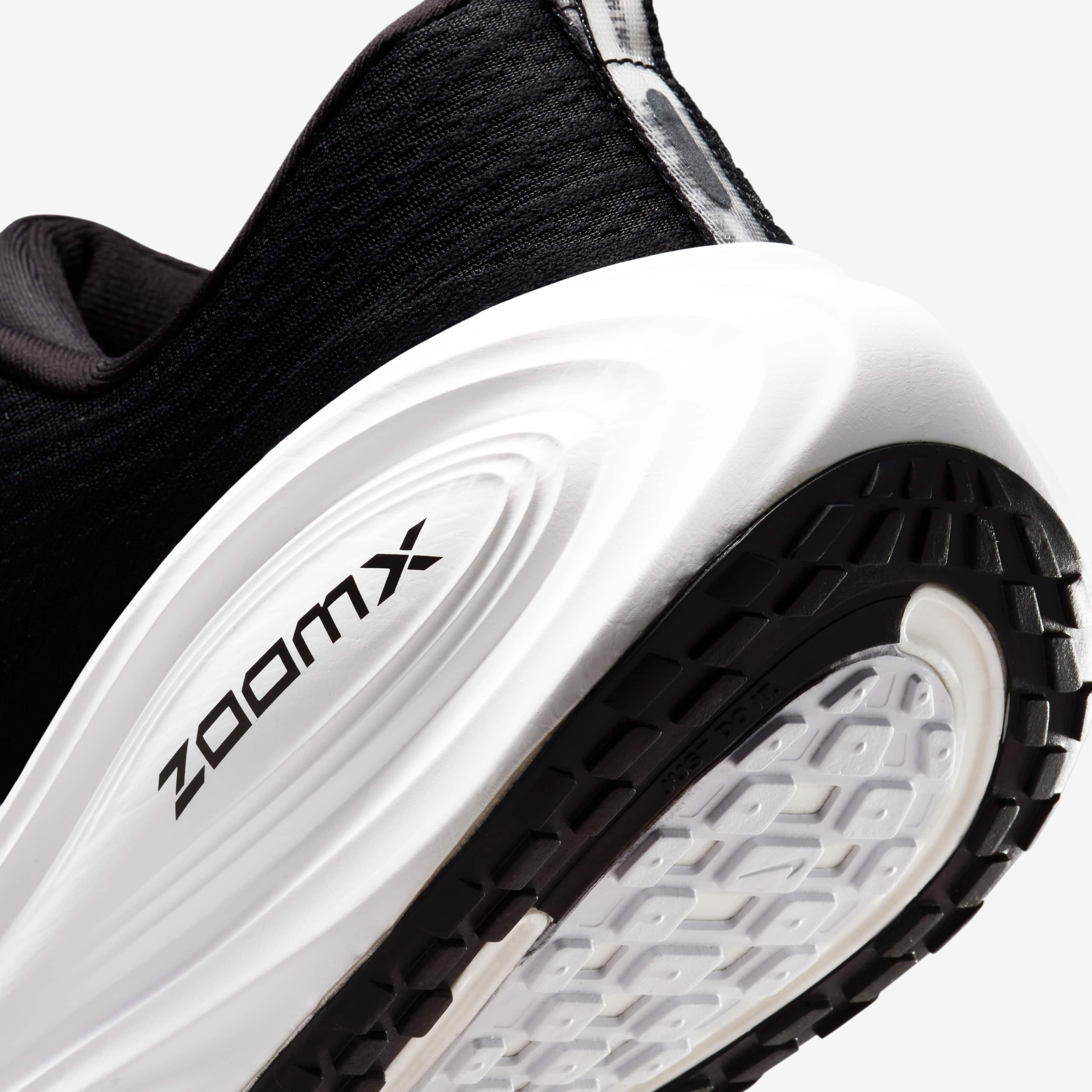 نايكي فوميرو بلس image number 7