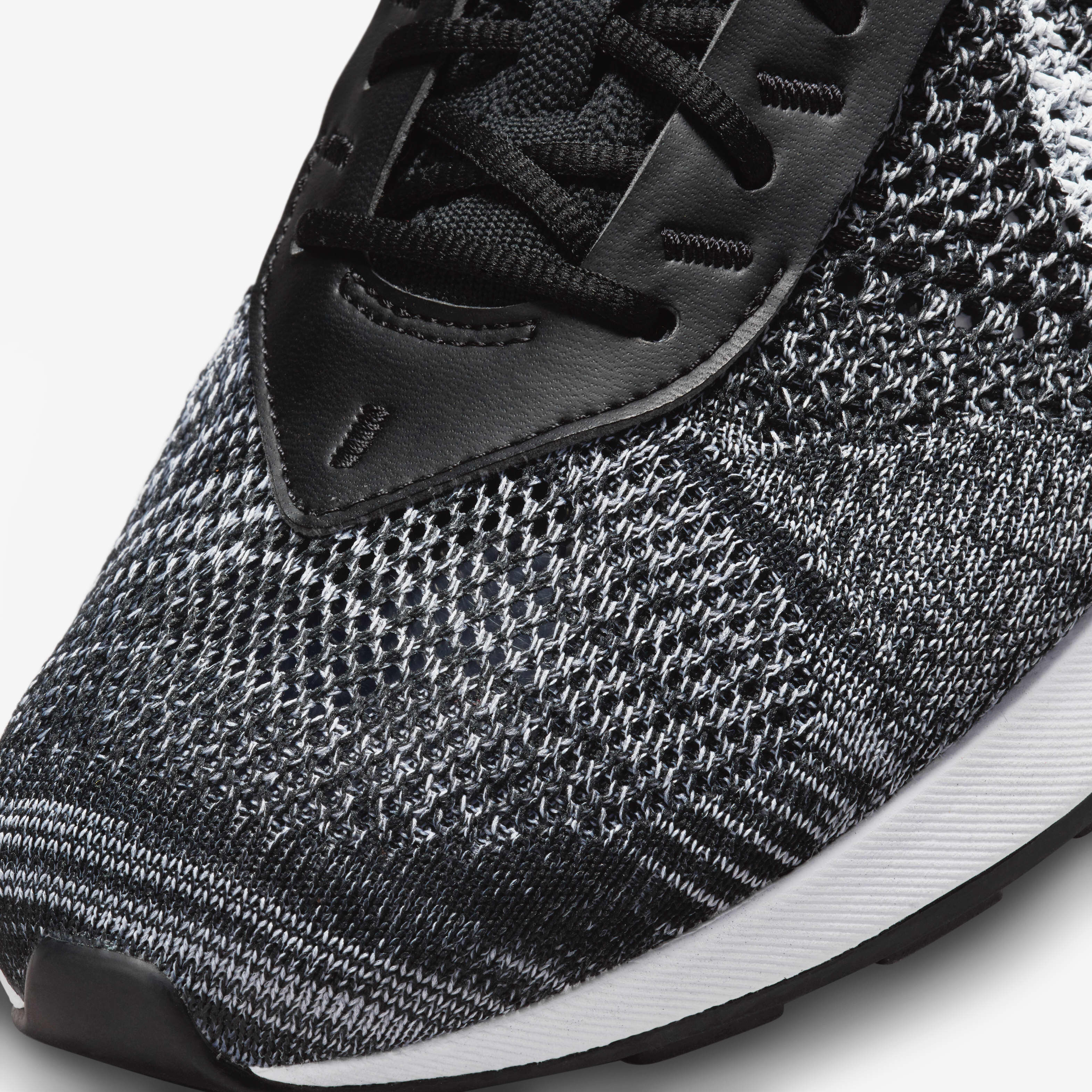 Nike racer black white clearance