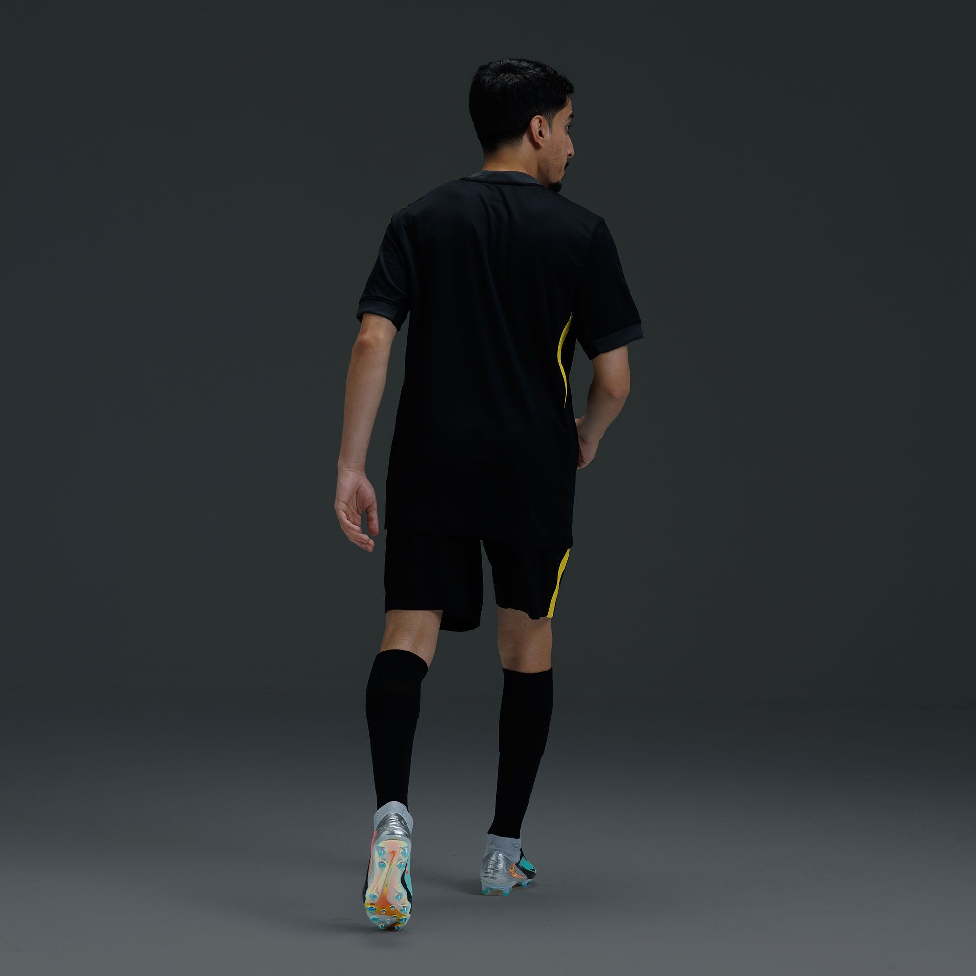 Al-Ittihad F.C. 2025/26 Stadium Third Jersey image number 4