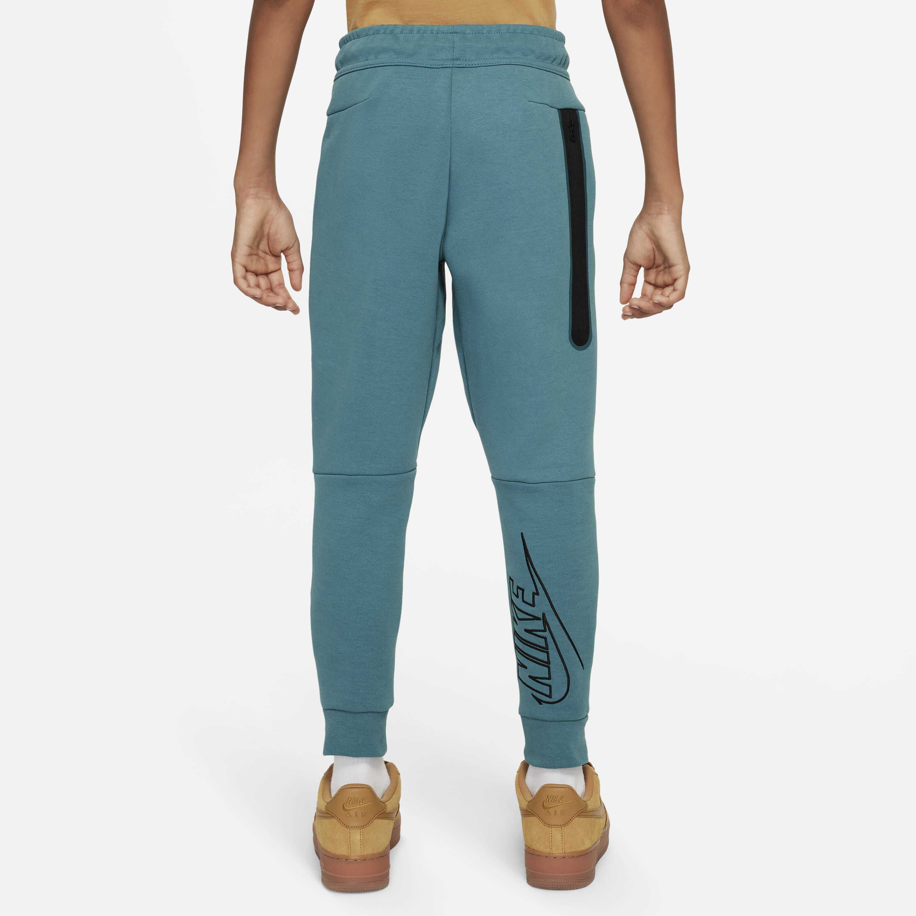 نايكي سبورتسوير تَك فليس image number 1