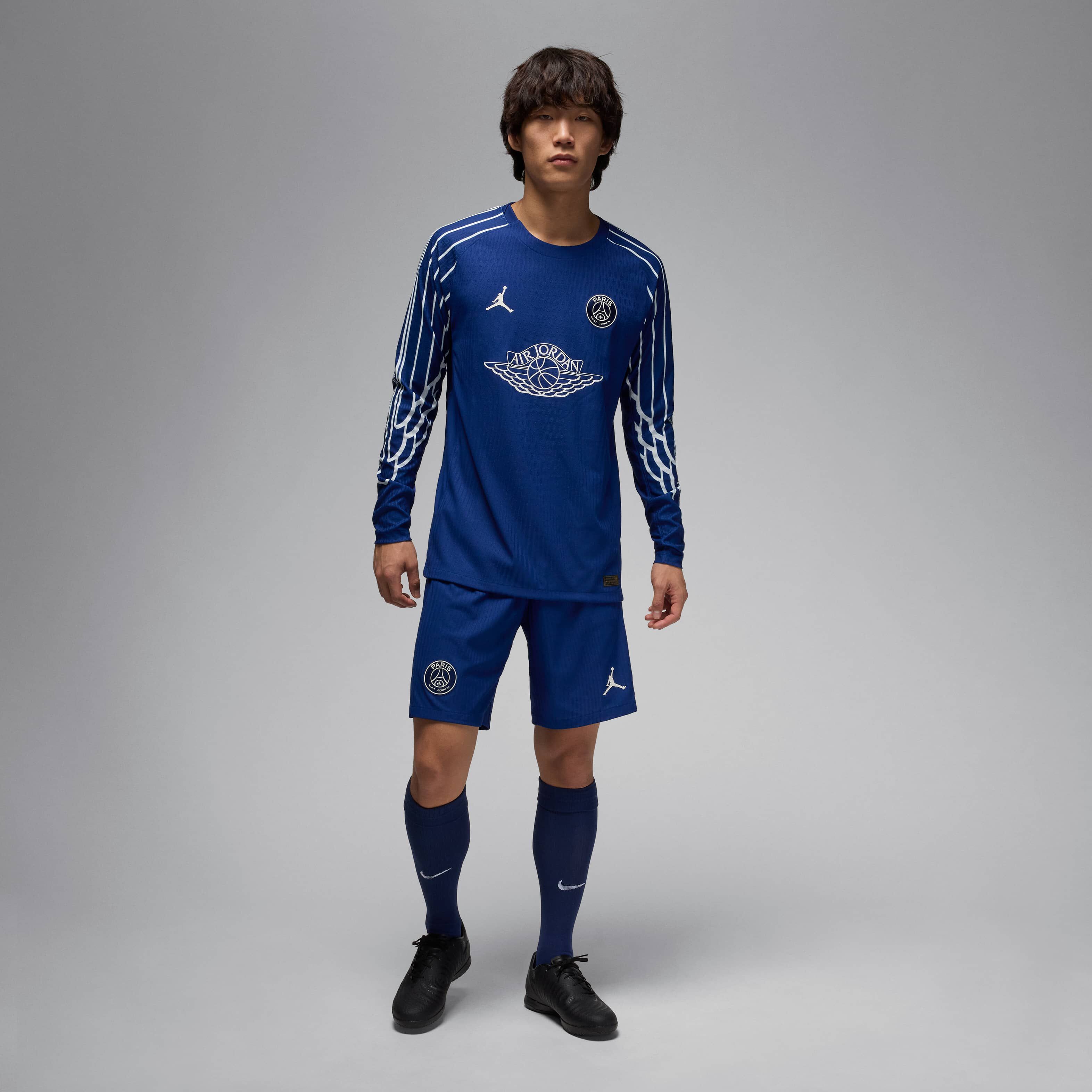 Paris Saint-Germain 2025 Match Fourth image number 5