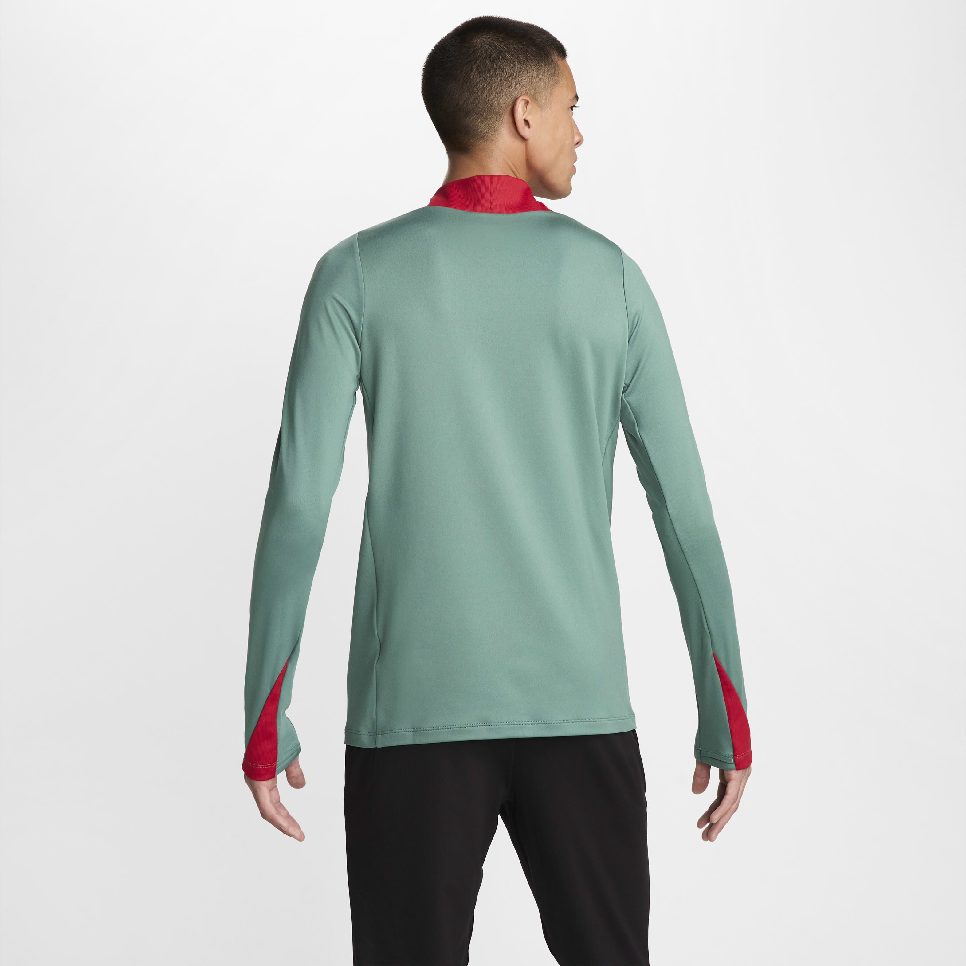 ليفربول F.C. سترايك image number 1