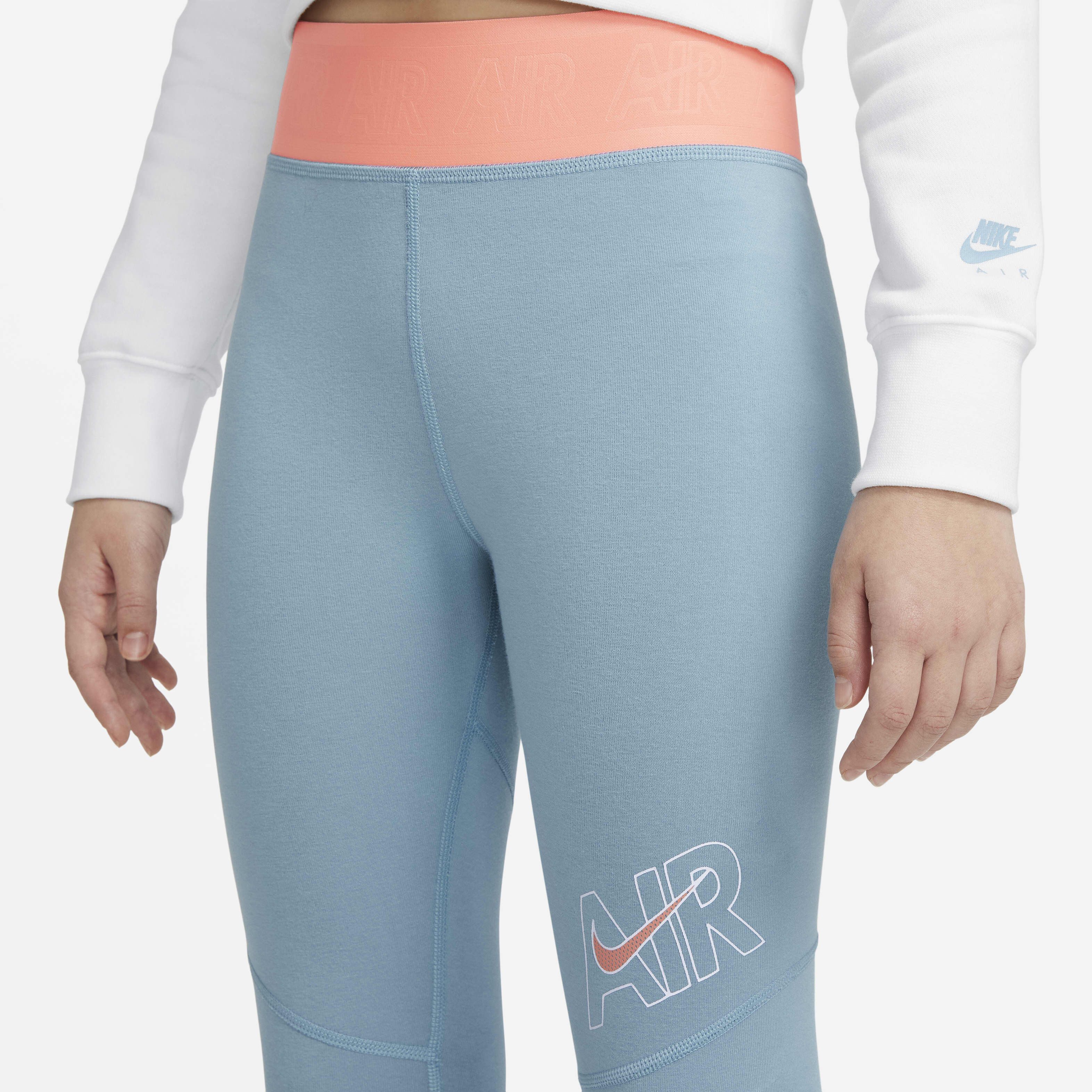 Nike Air Essentials image number 2