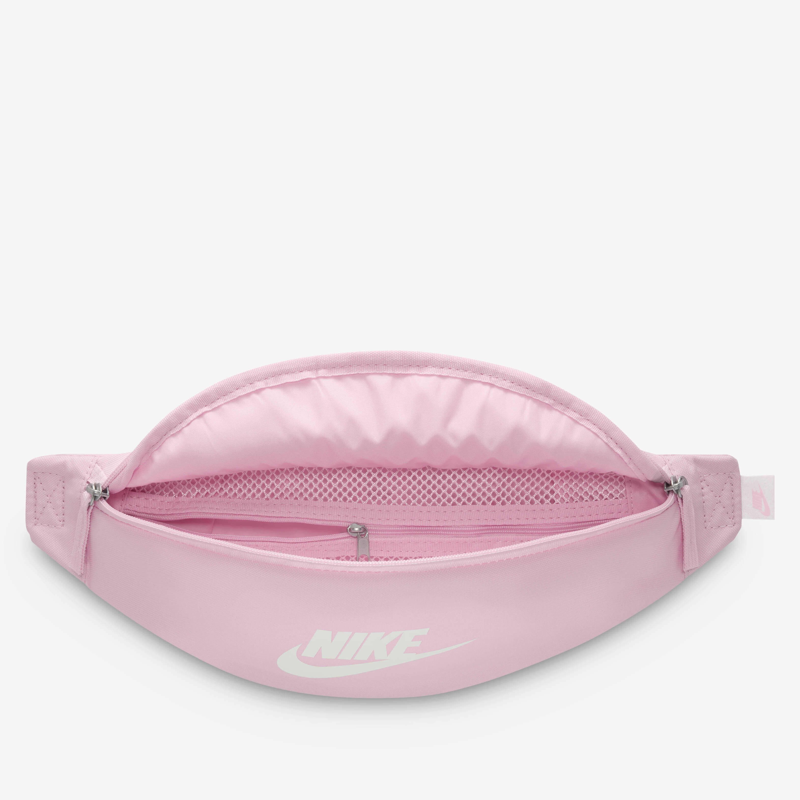 نايكي هيرتج image number 4