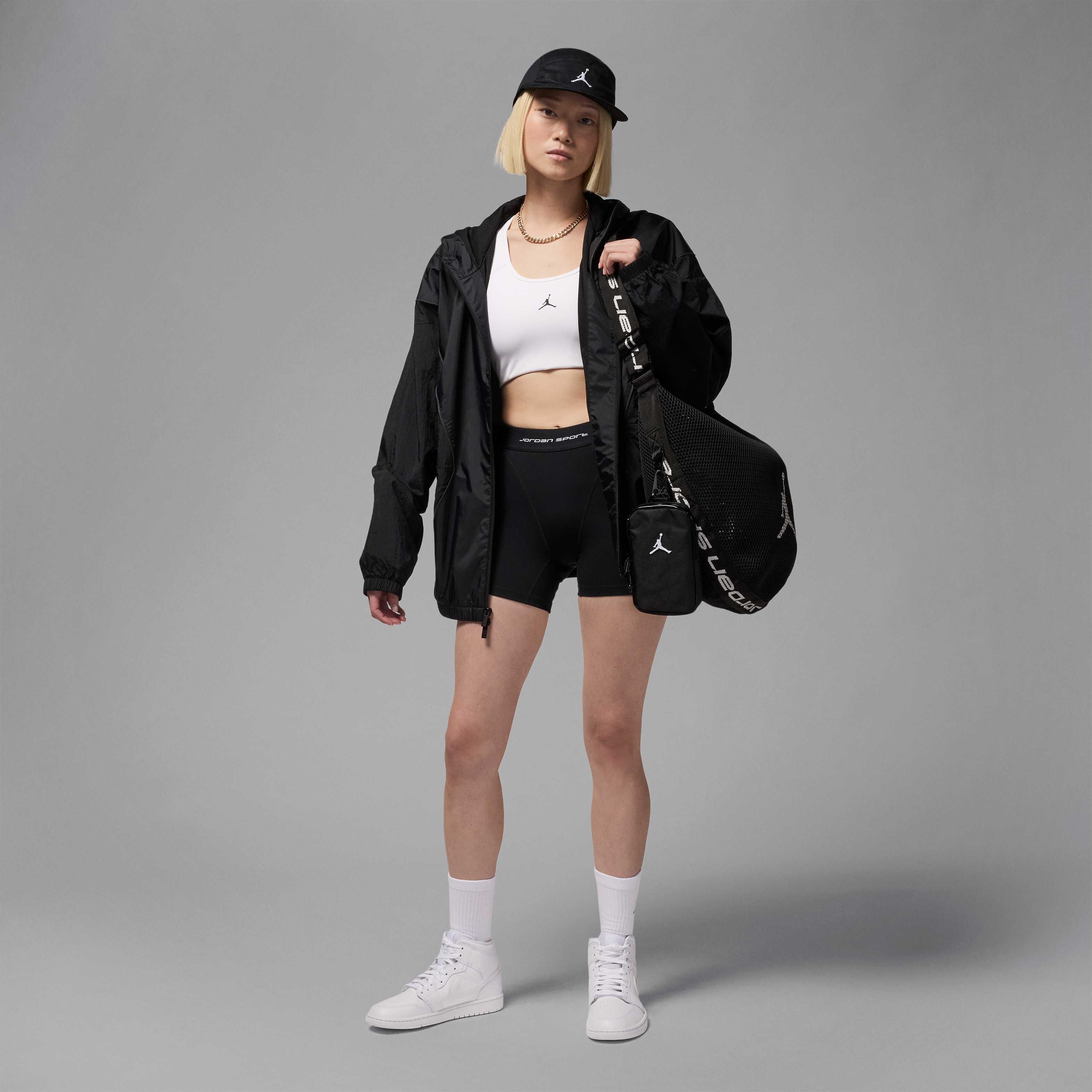 Air Jordan 1 Mid image number 8