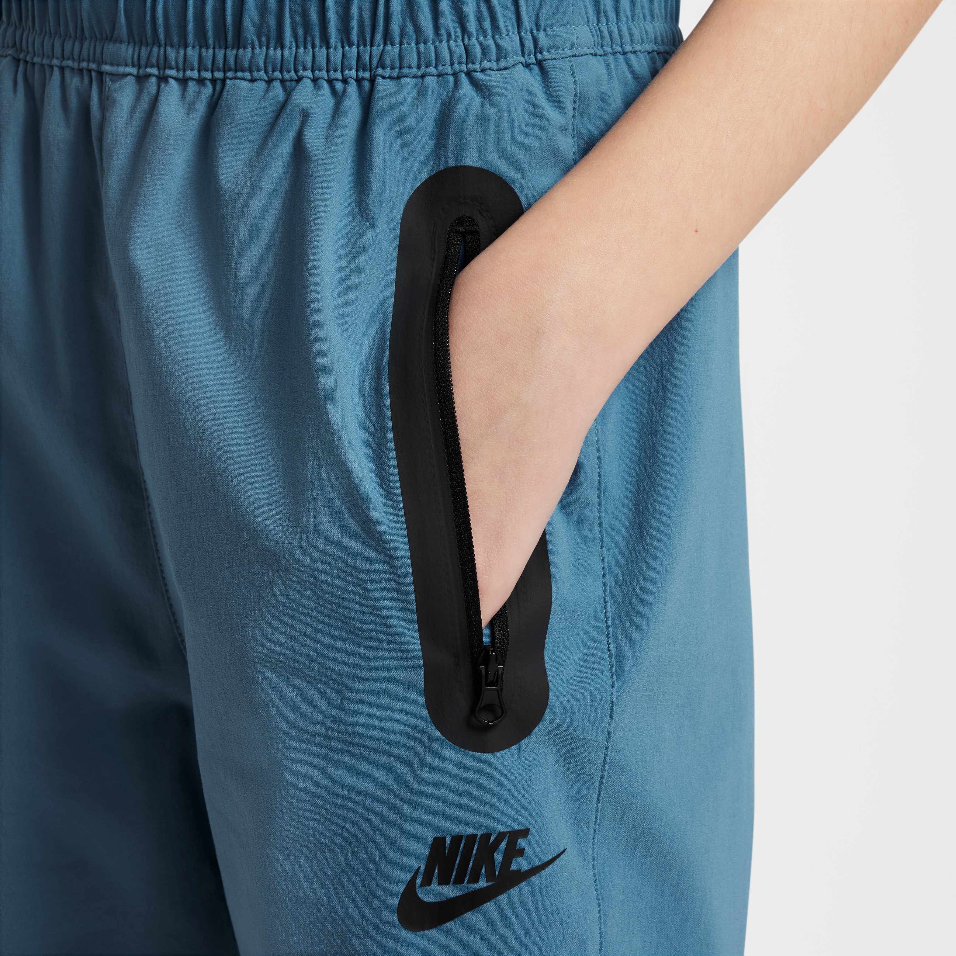 نايكي تك image number 3