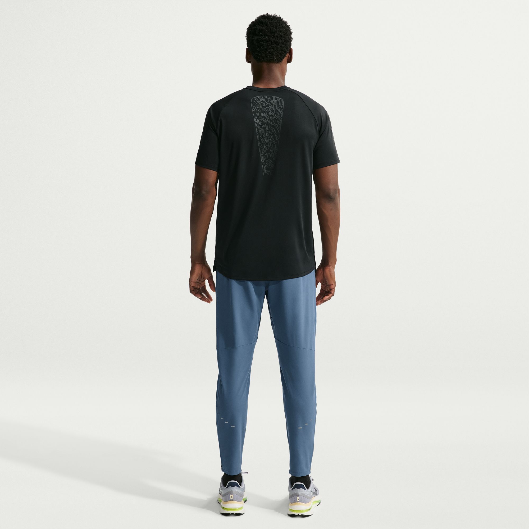 Nike Stride image number 1