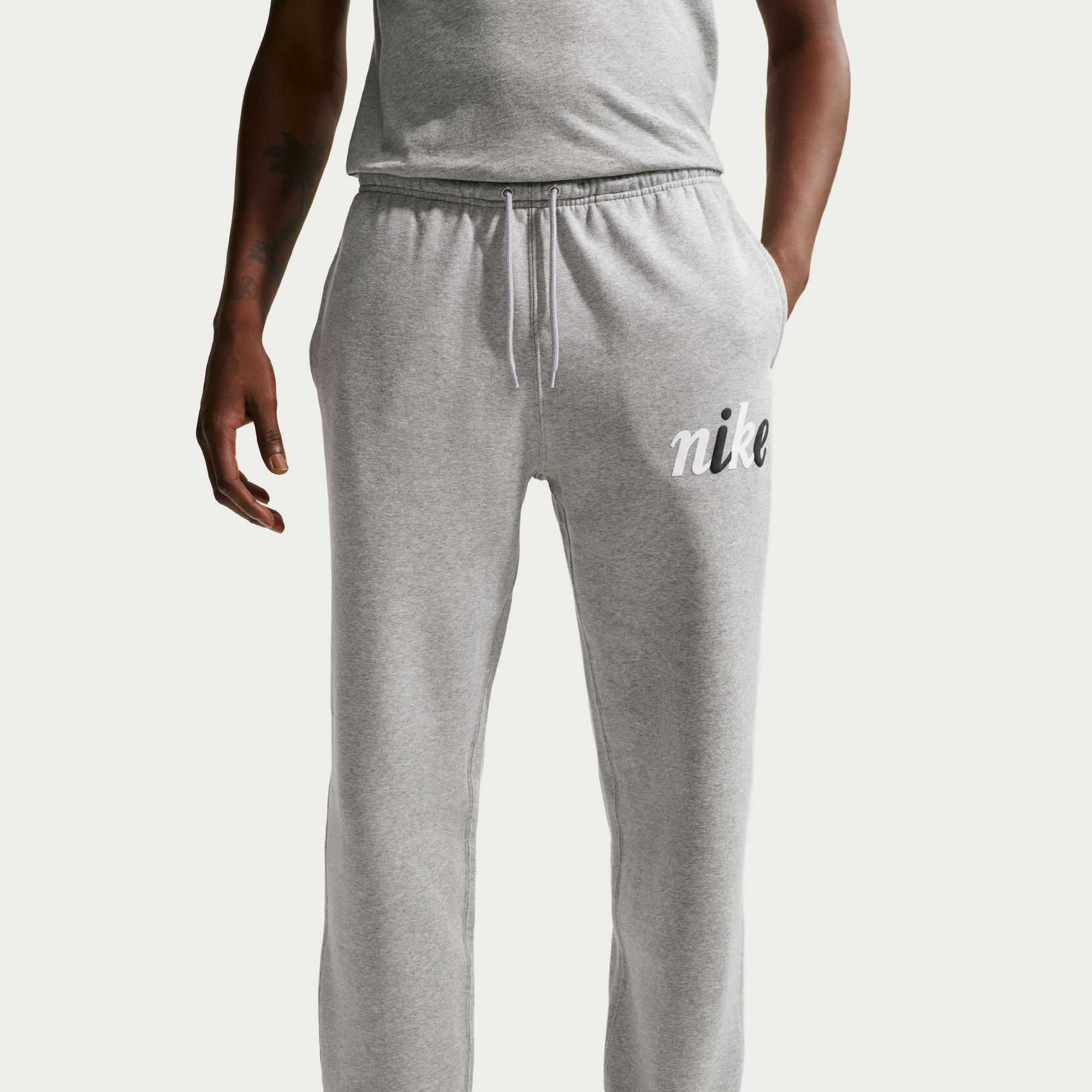 Nike Sportswear Club image number 2