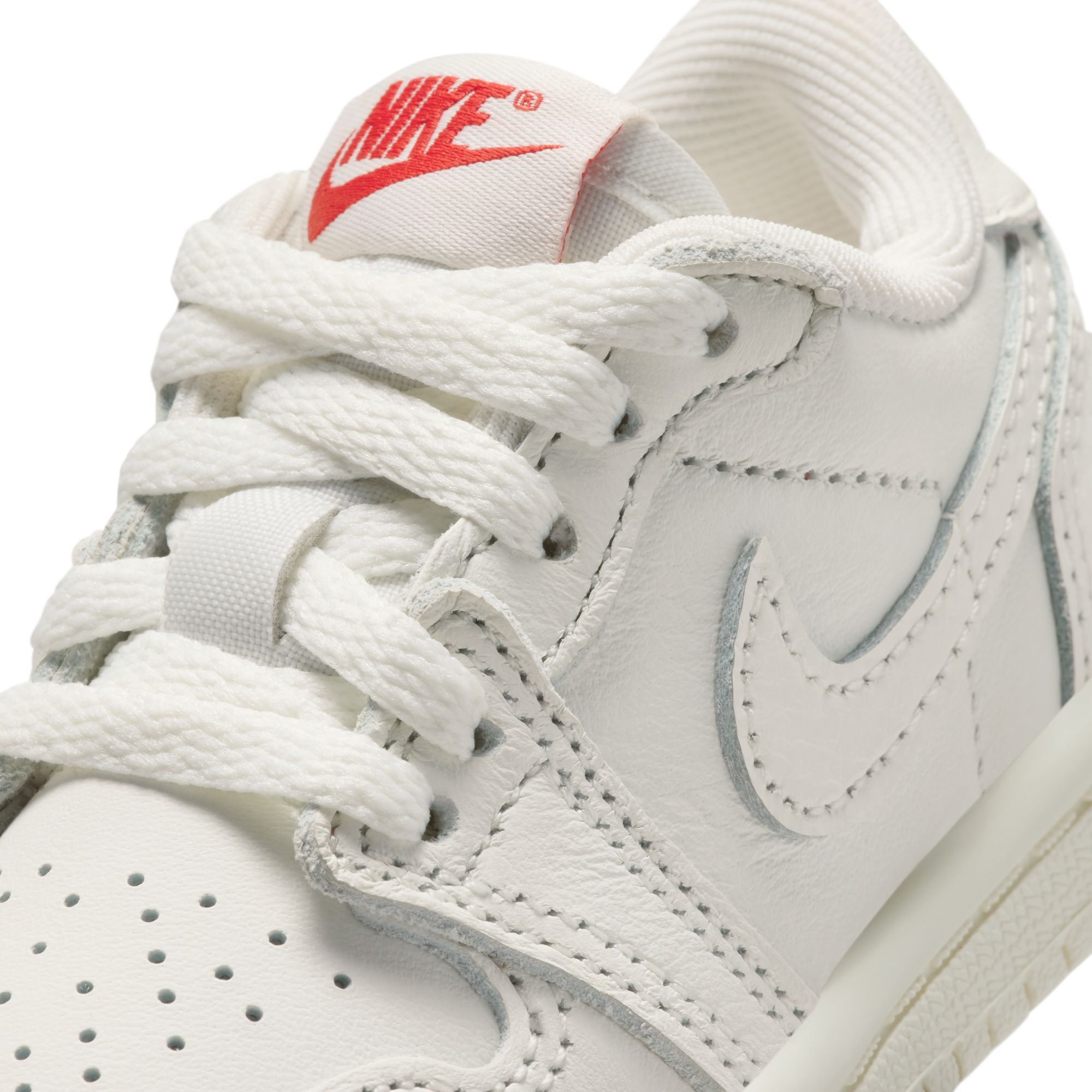 Air Jordan 1 Retro Low image number 8