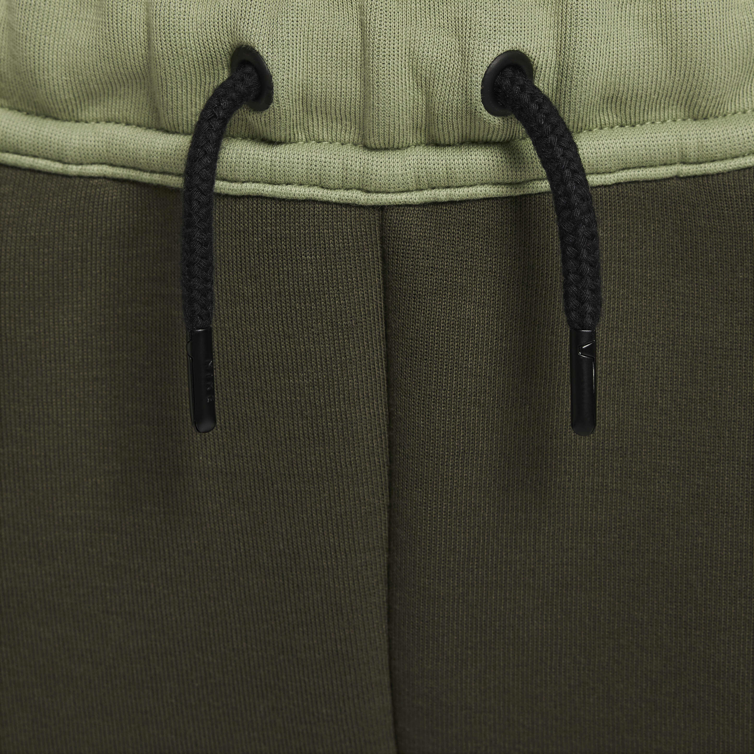 Nike Sportswear Tech Fleece image number 2