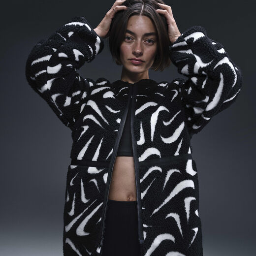 نايكي سبورتسوير