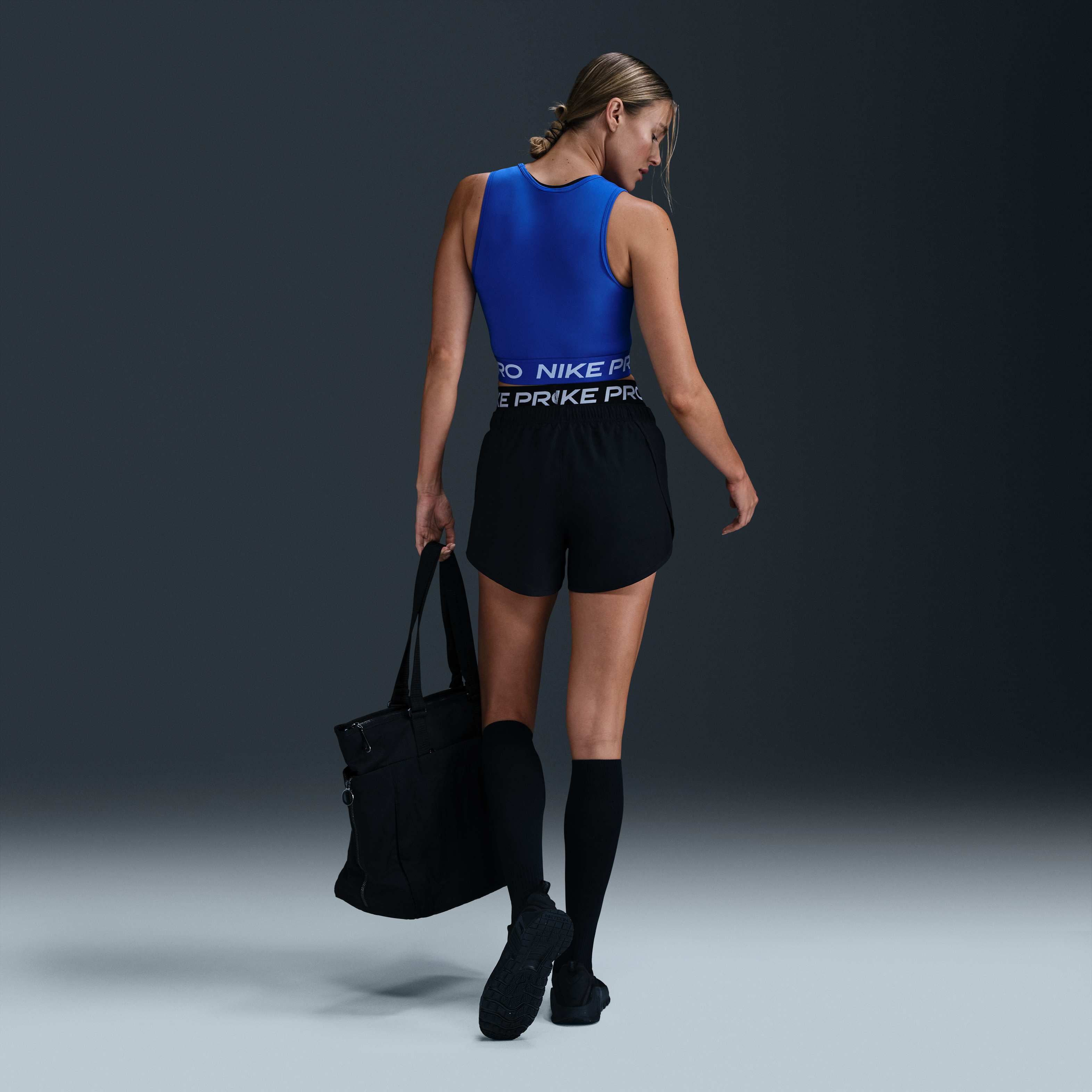 Nike Pro image number 4