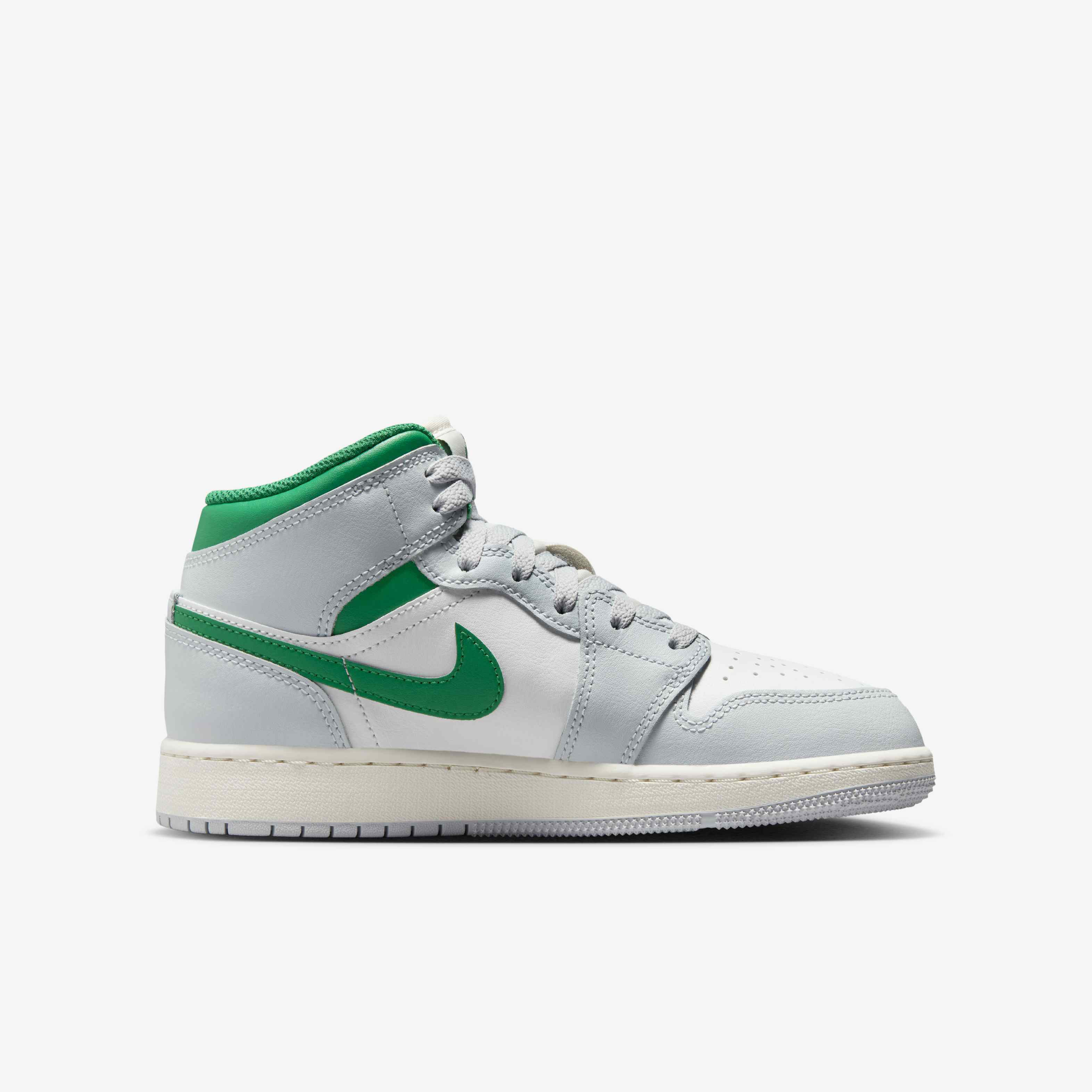 Air Jordan 1 Mid image number 2