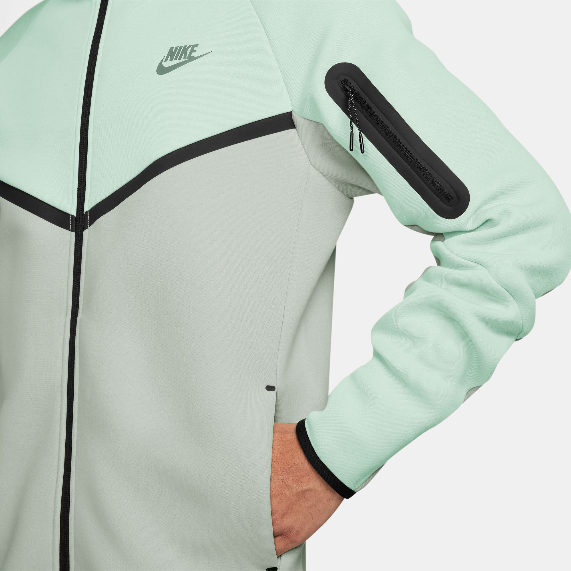 Nike Tech image number 2