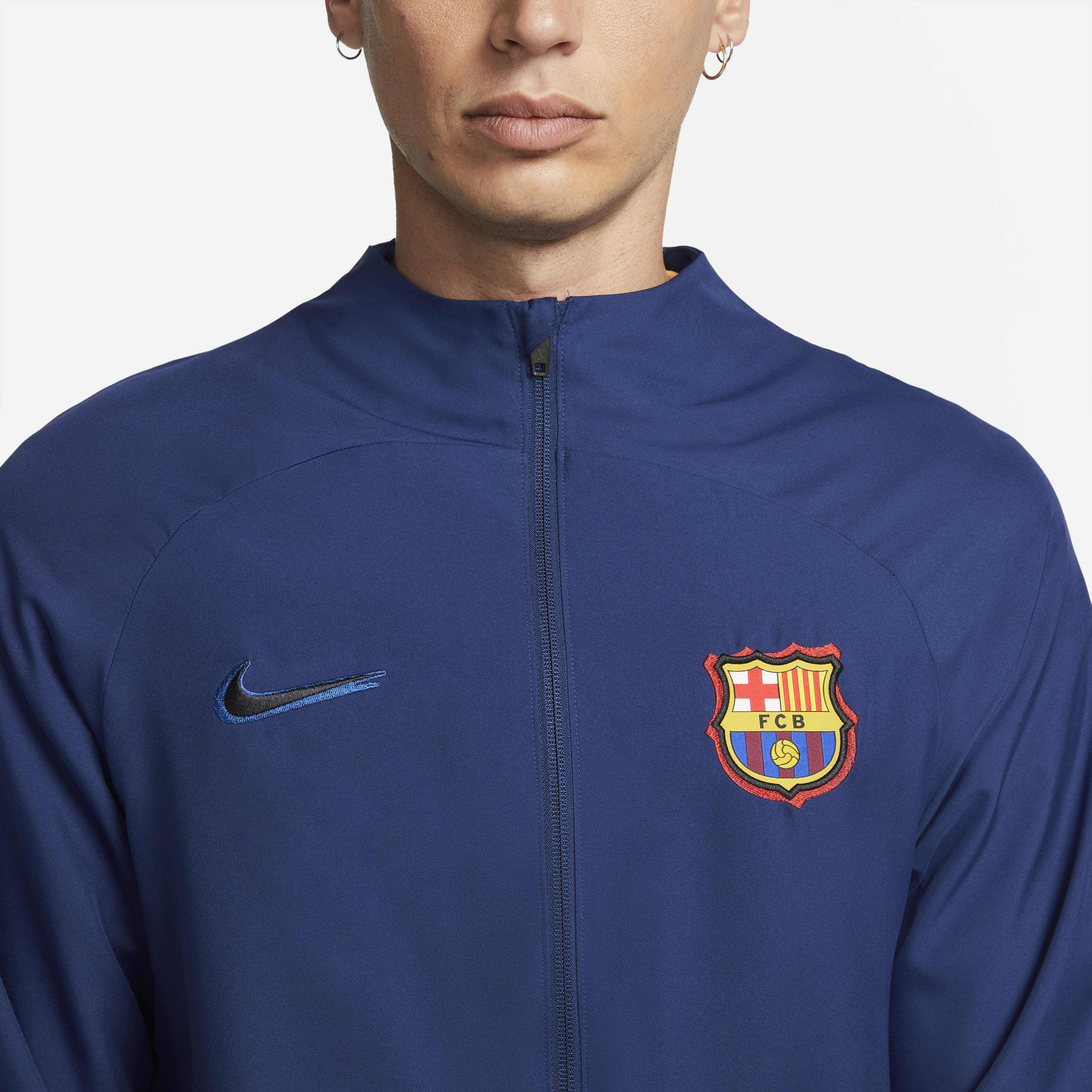 F.C. Barcelona Academy Pro image number 2