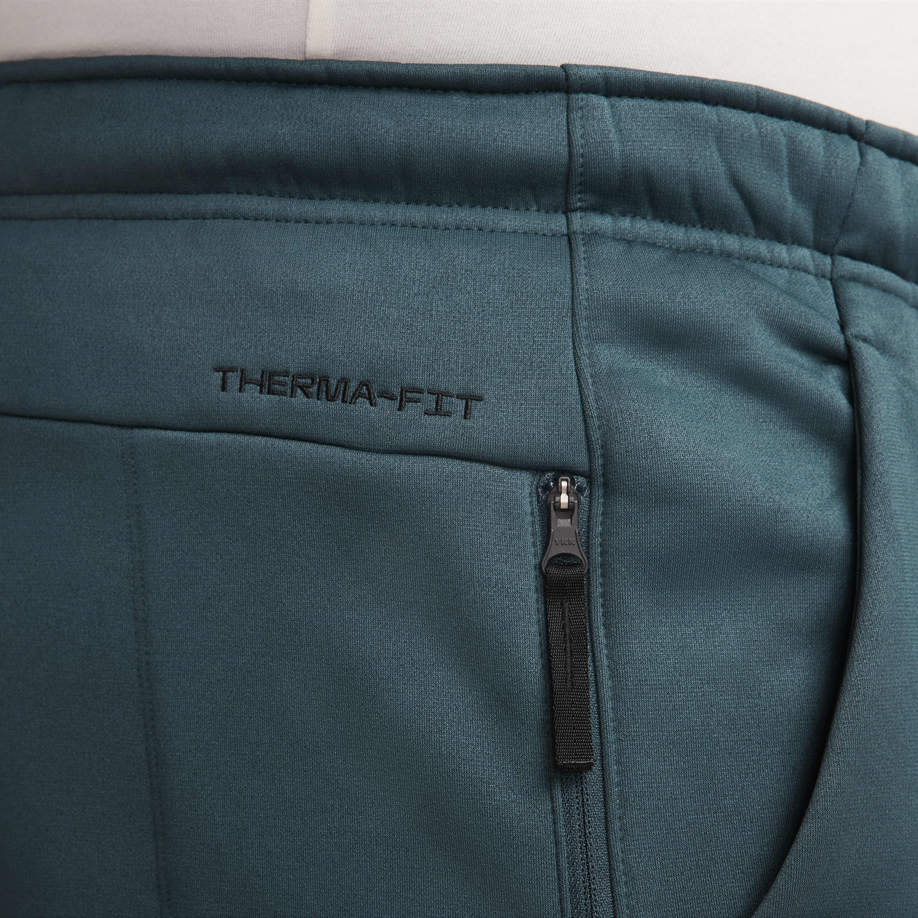 Nike Therma image number 10