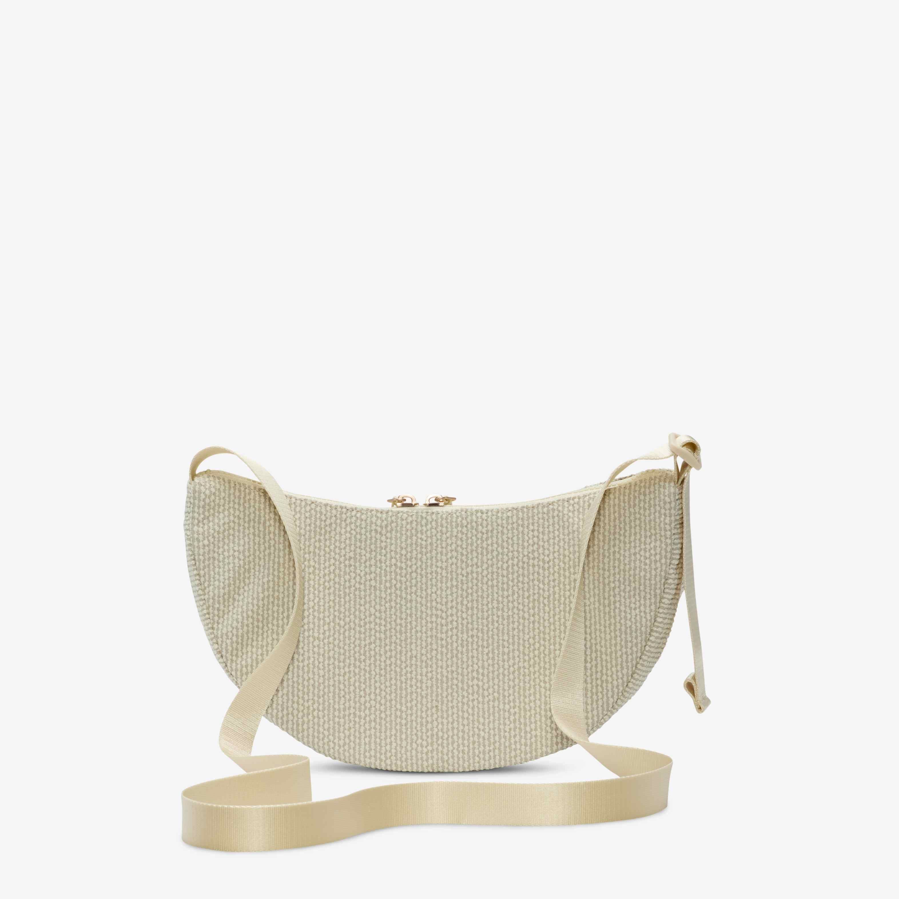 نايكي أورا image number 2