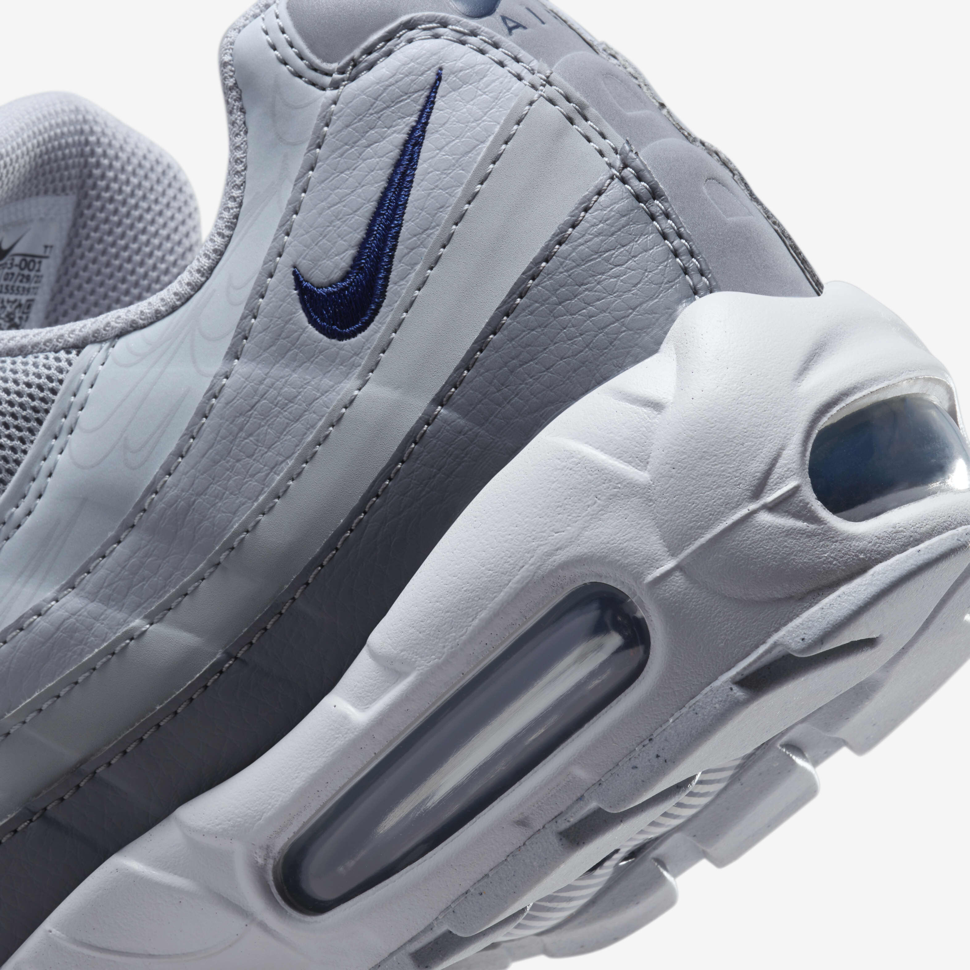 Buy Nike Air Max 95 Men s Shoes Wolf Grey Cool Grey Light Smoke Grey Midnight Navy Nike Saudi Official