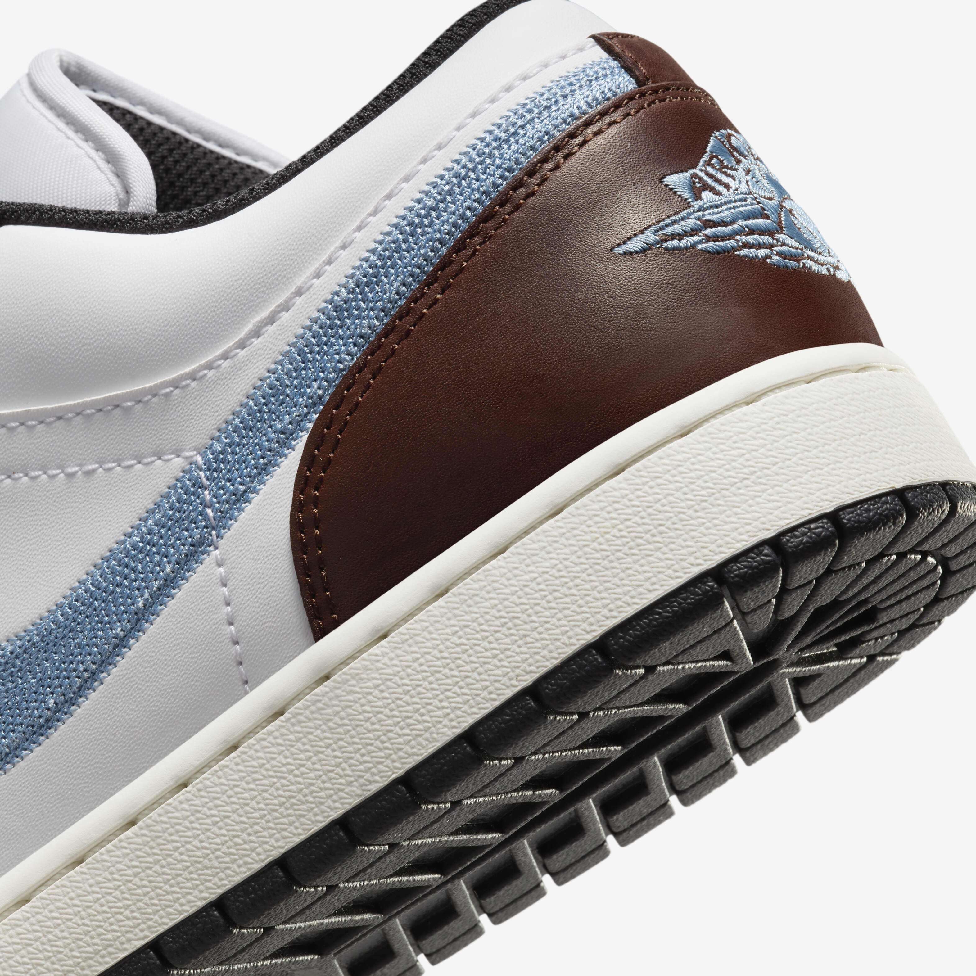 Nike aj1s top