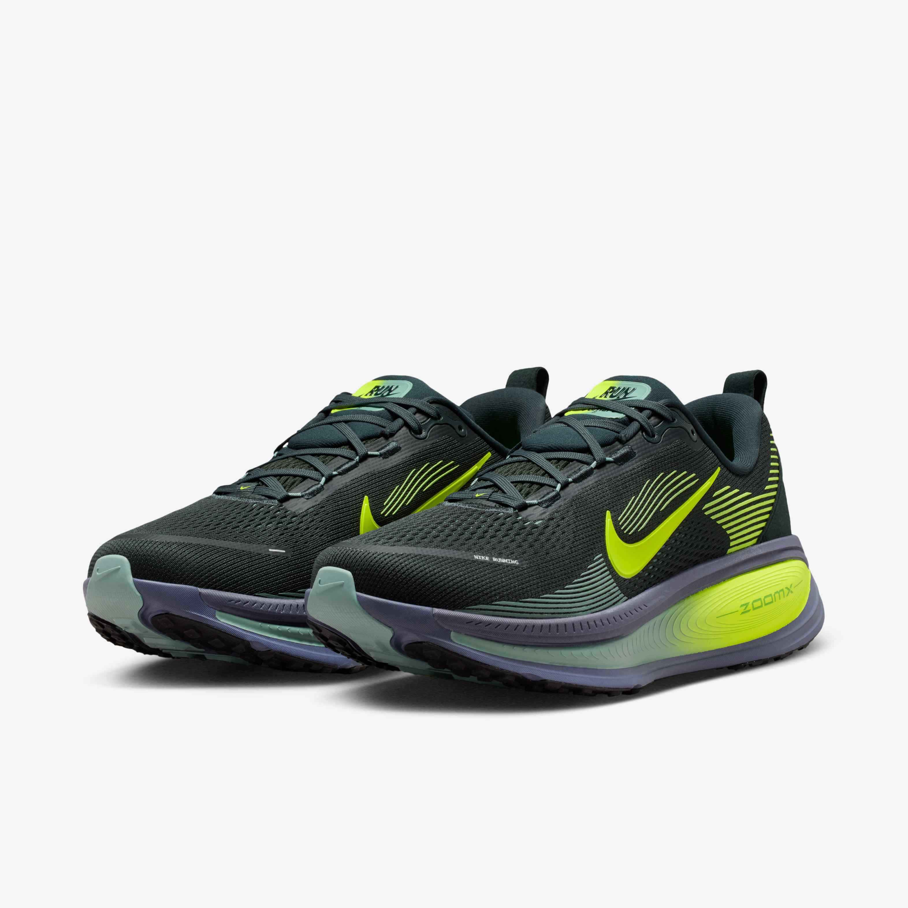 Nike Vomero 18 image number 4