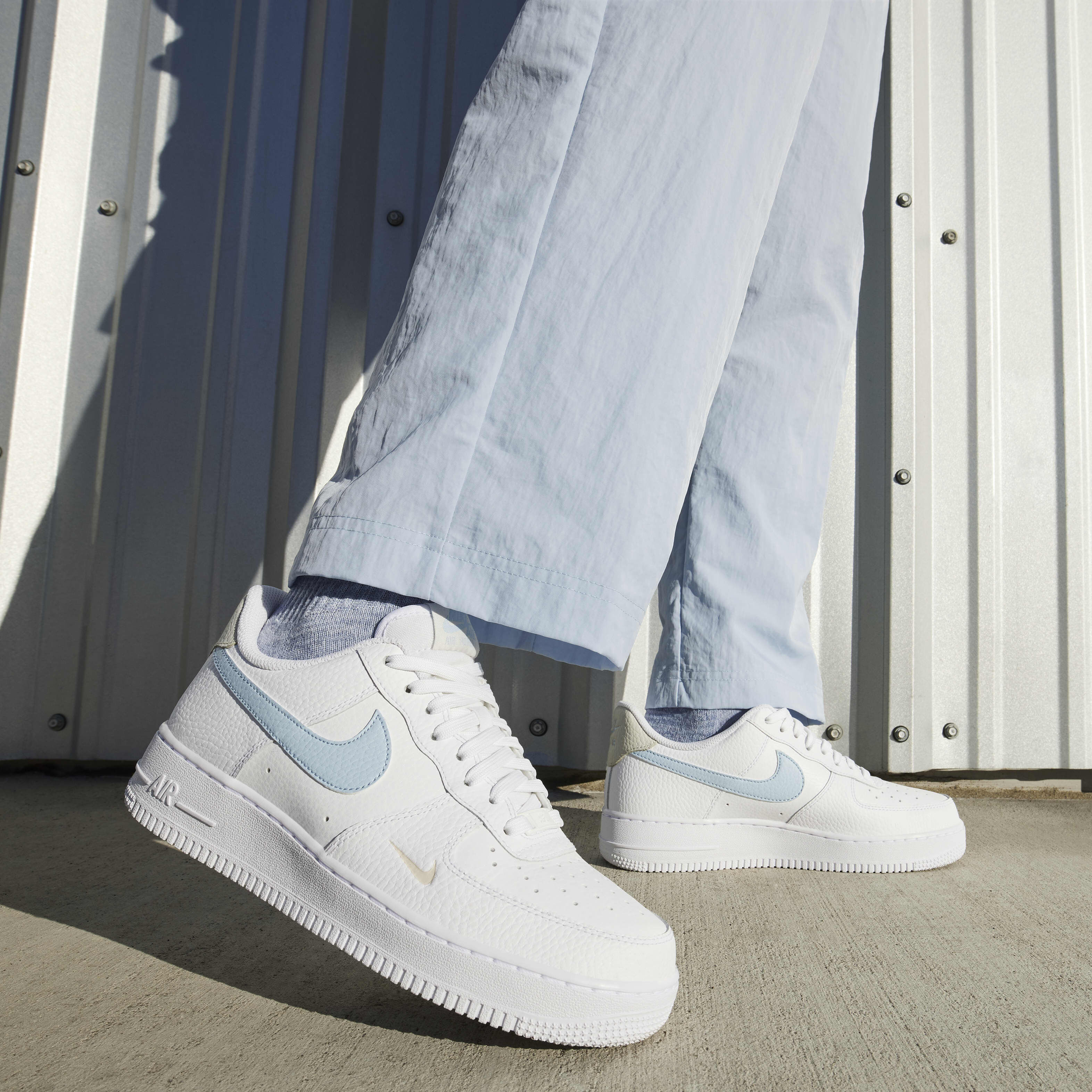Air force 1 07 trainers white light armory blue 2025