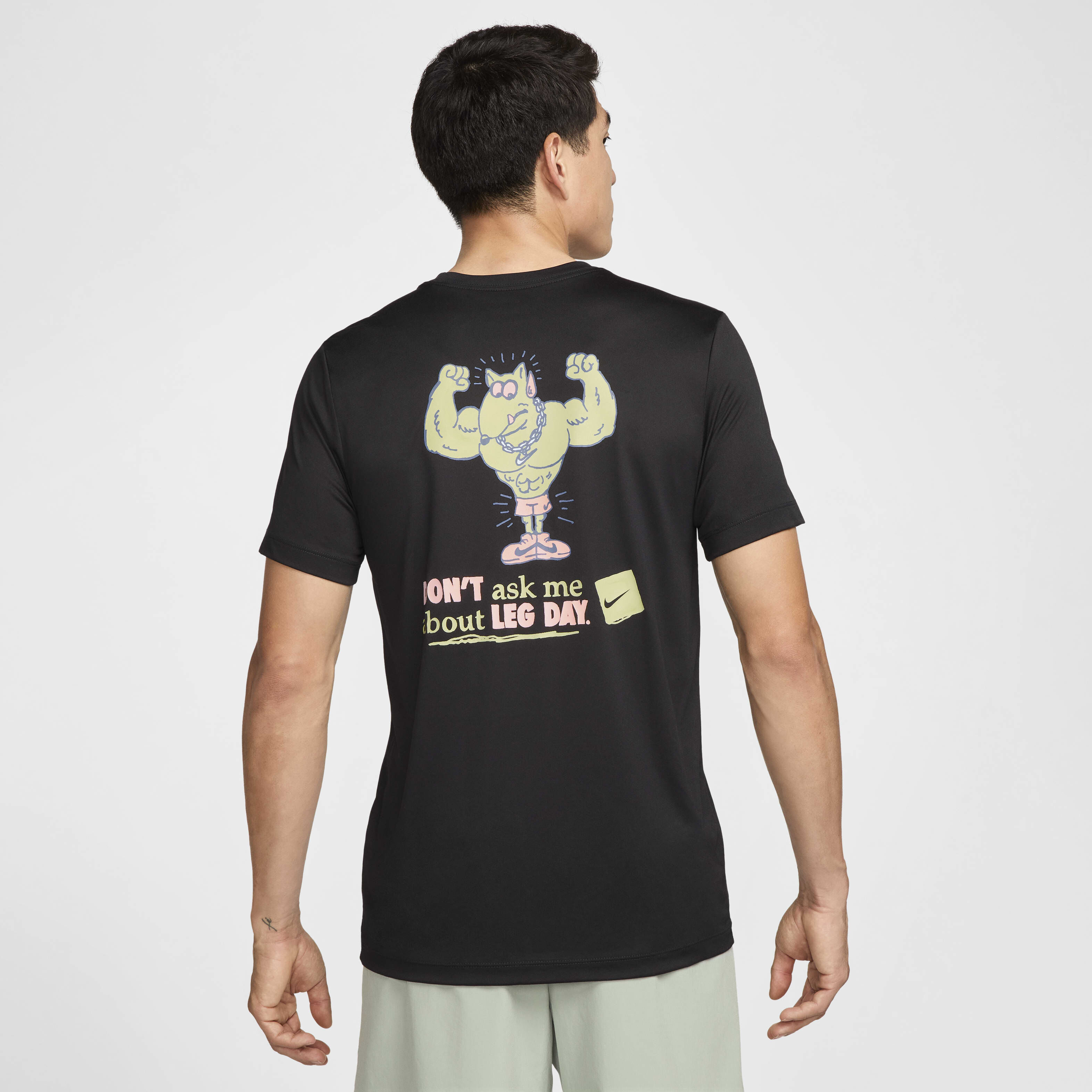 Buy Nike Men s Dri FIT Fitness T Shirt Black Nike Saudi Official