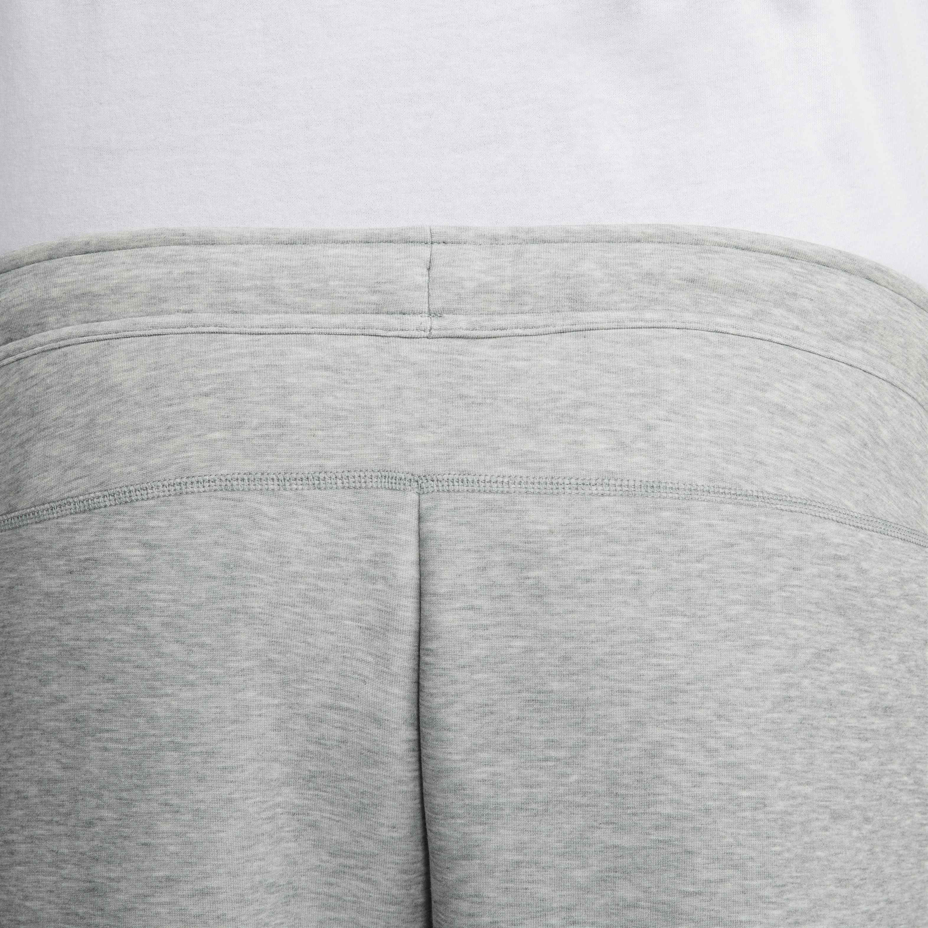Nike Sportswear Tech Fleece image number 17